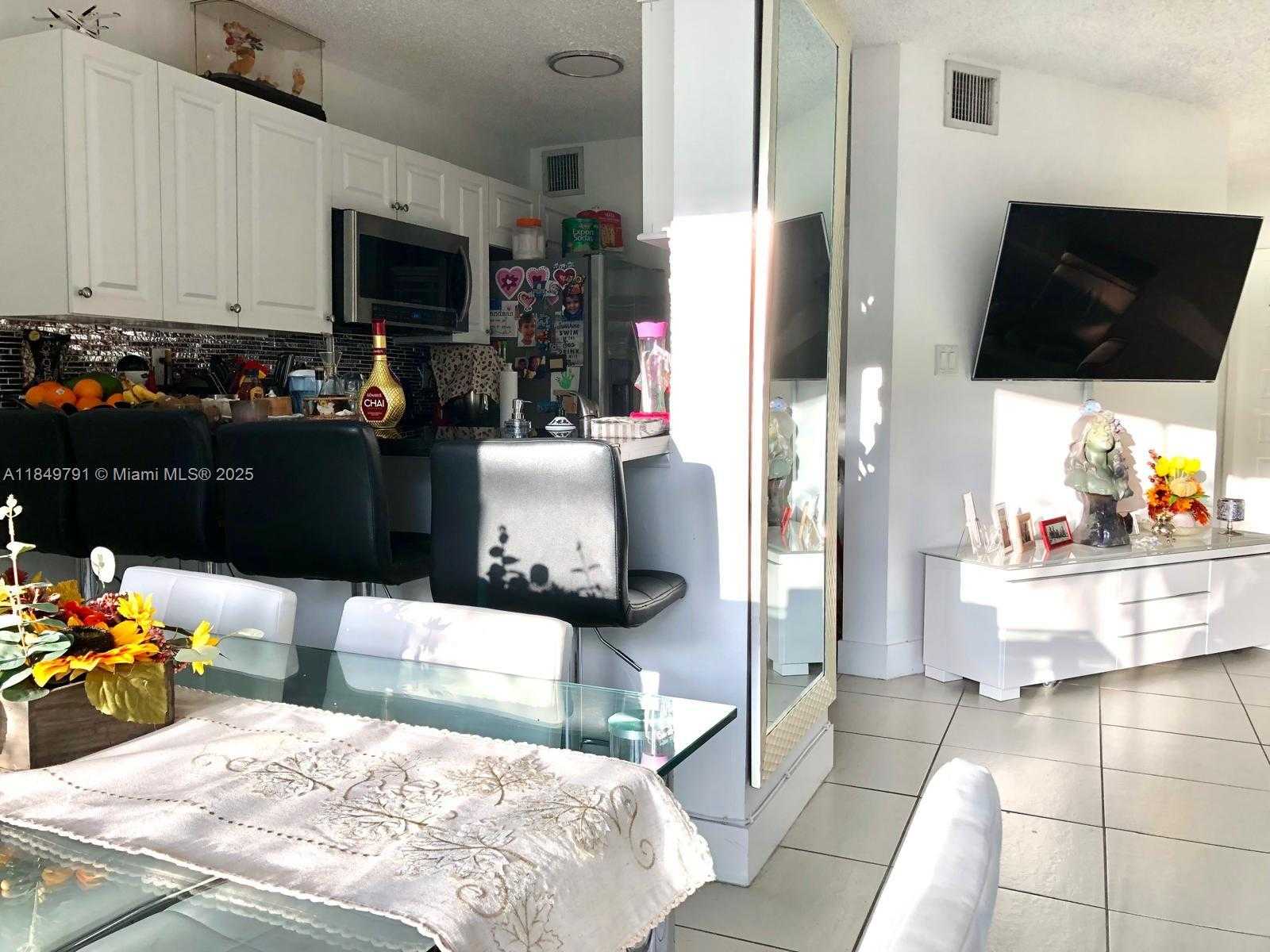 Small Image of 14020 SOUTH WEST 91ST TER #14020, Miami Number 12