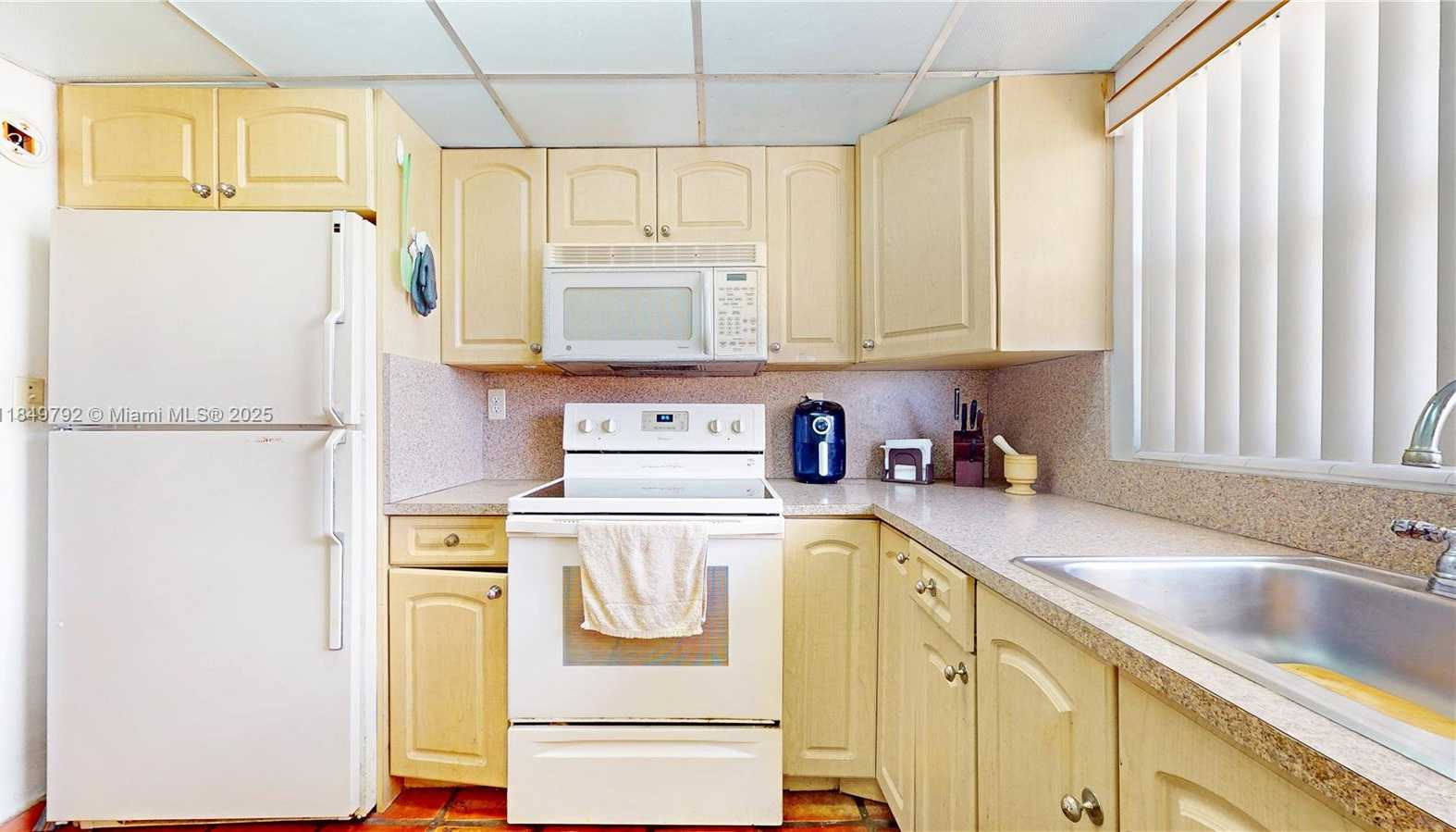 Small Image of 11210 SOUTH WEST 123RD AVE, Miami Number 9