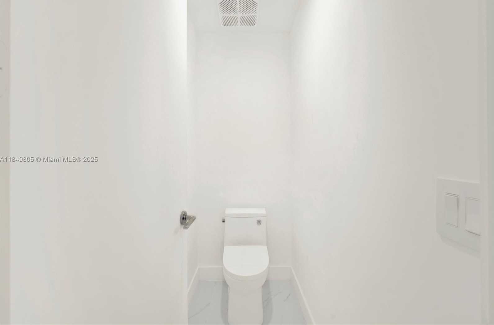 Small Image of 725 NORTH EAST 24 STREET #3803, Miami Number 27