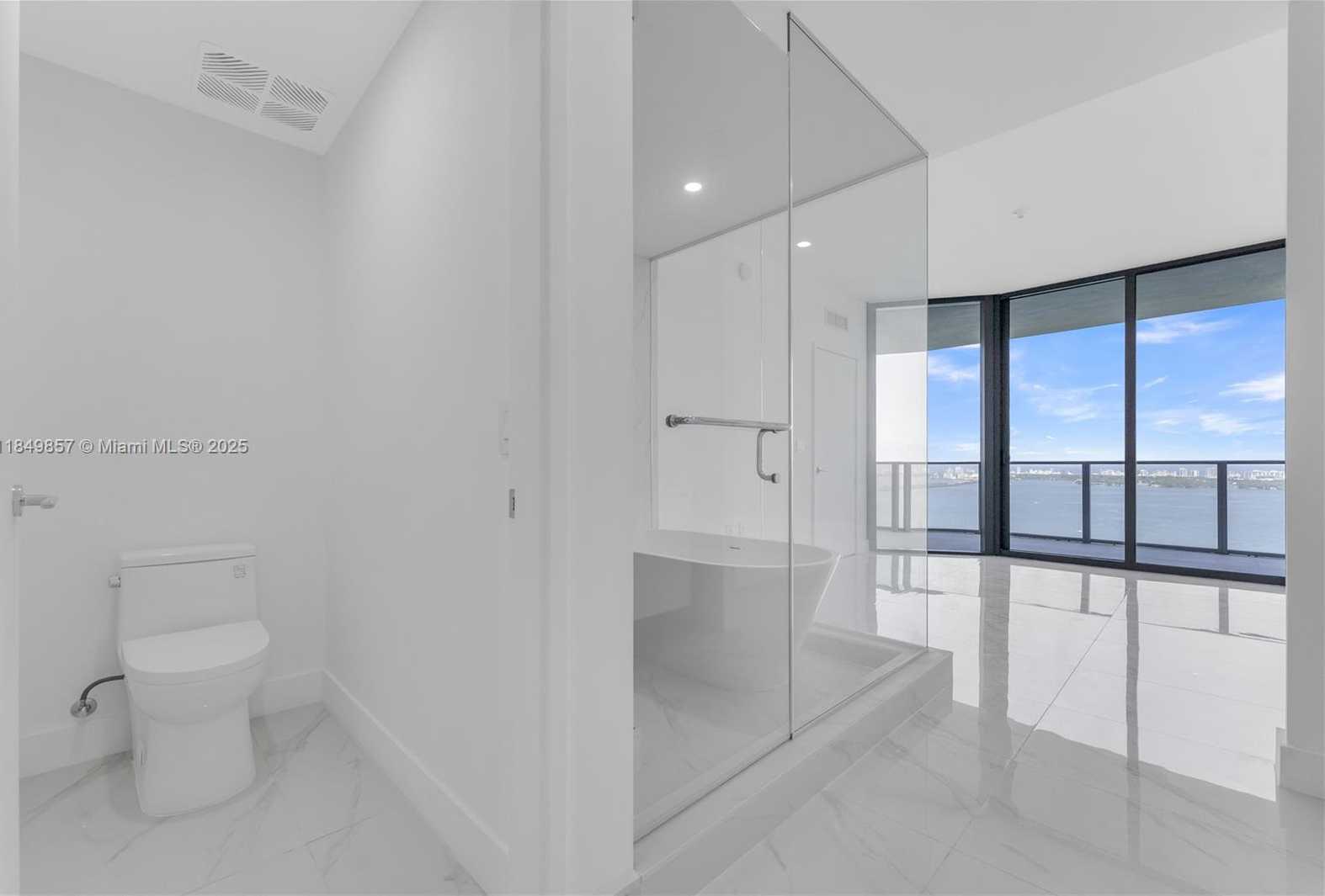 Small Image of 700 NORTH EAST 24TH ST #4402, Miami Number 15