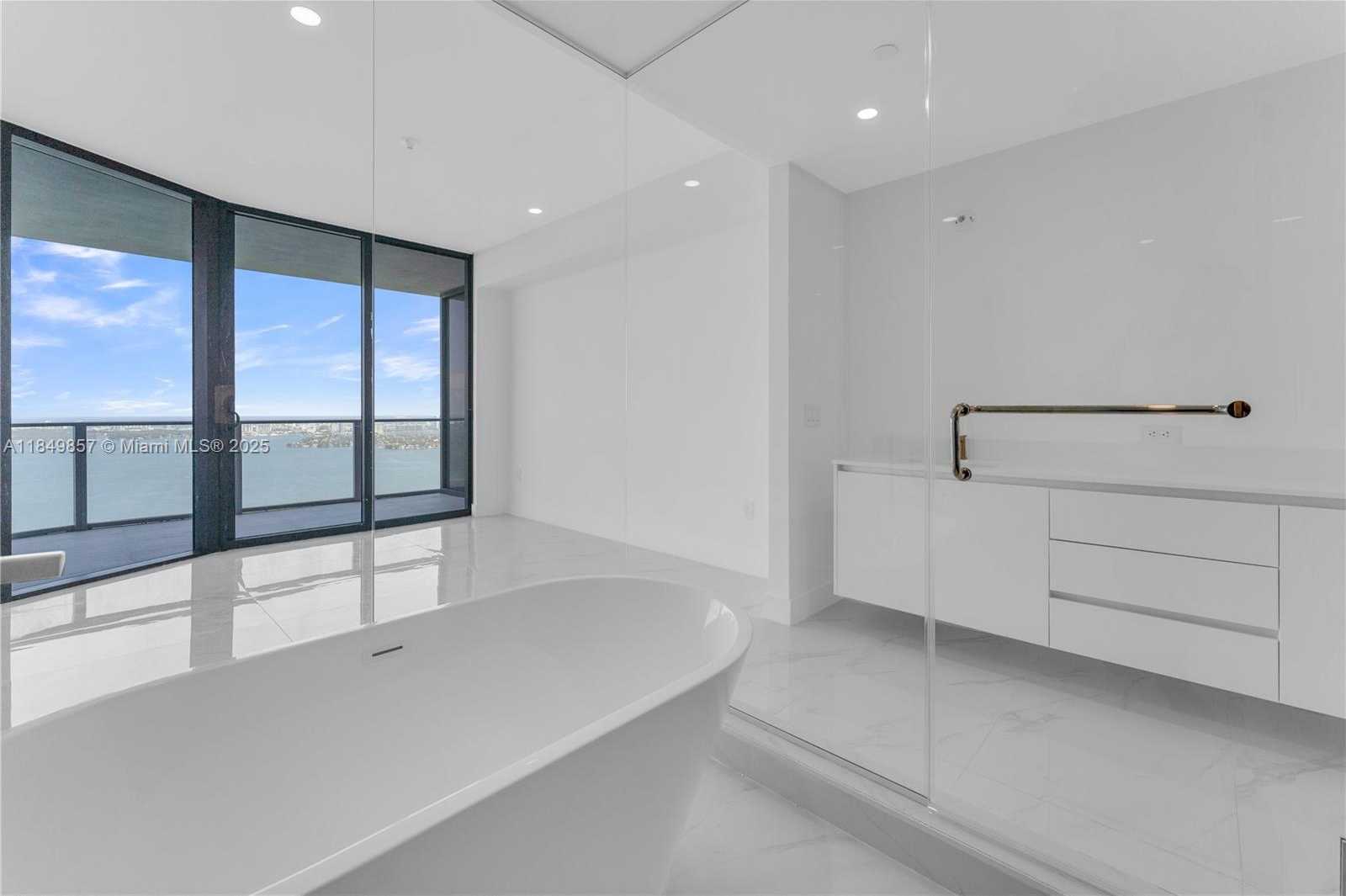 Small Image of 700 NORTH EAST 24TH ST #4402, Miami Number 16