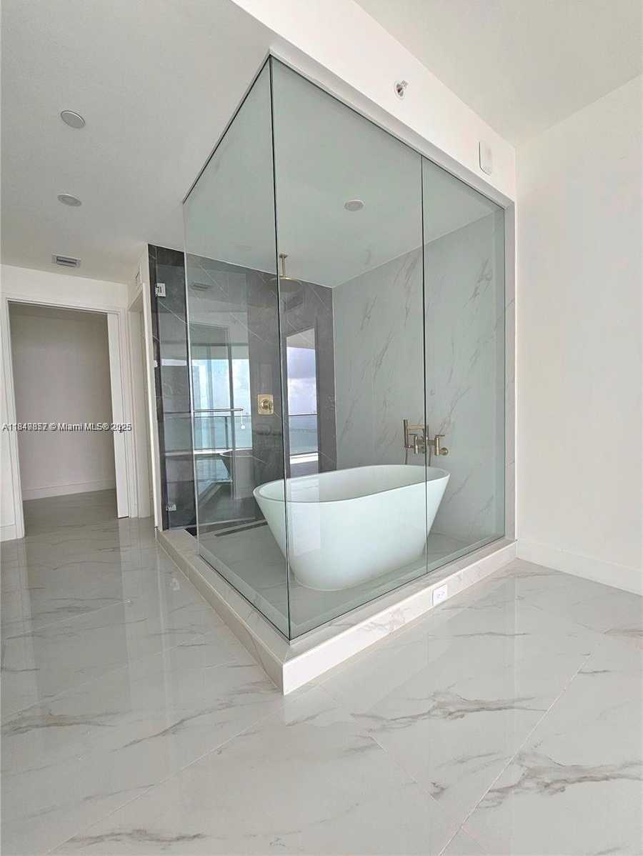 Small Image of 700 NORTH EAST 24TH ST #4402, Miami Number 17