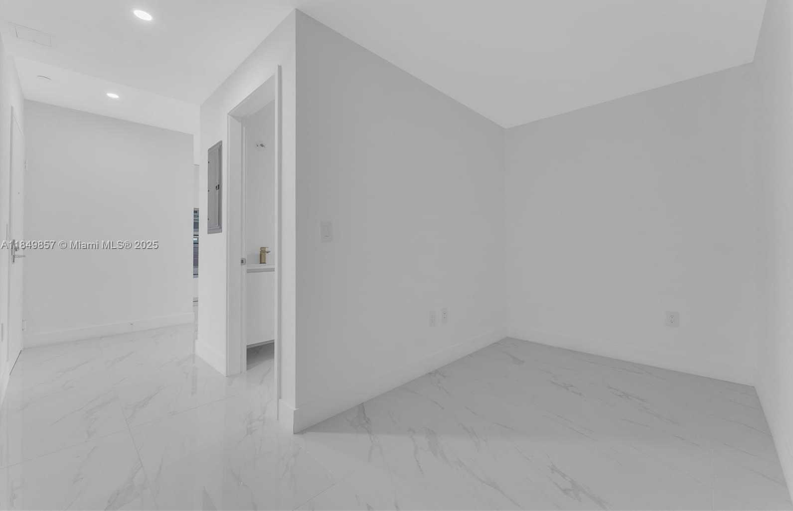 Small Image of 700 NORTH EAST 24TH ST #4402, Miami Number 25