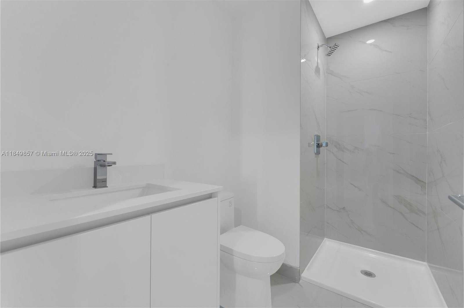 Small Image of 700 NORTH EAST 24TH ST #4402, Miami Number 26