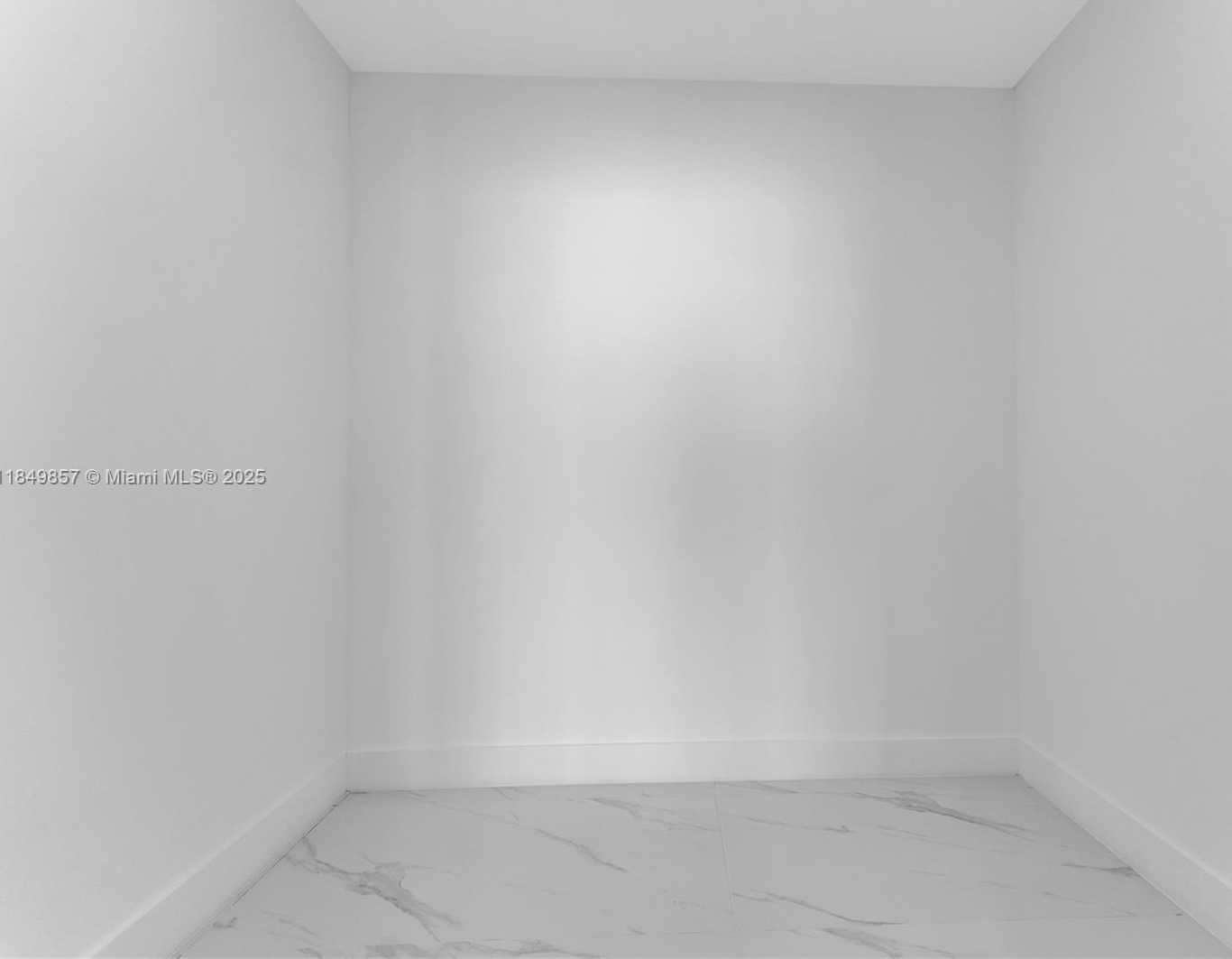 Small Image of 700 NORTH EAST 24TH ST #4402, Miami Number 27