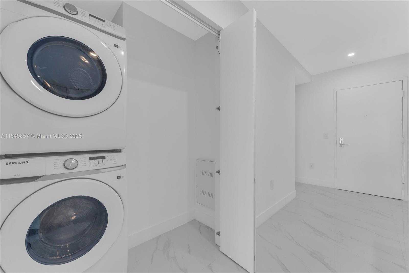 Small Image of 700 NORTH EAST 24TH ST #4402, Miami Number 28