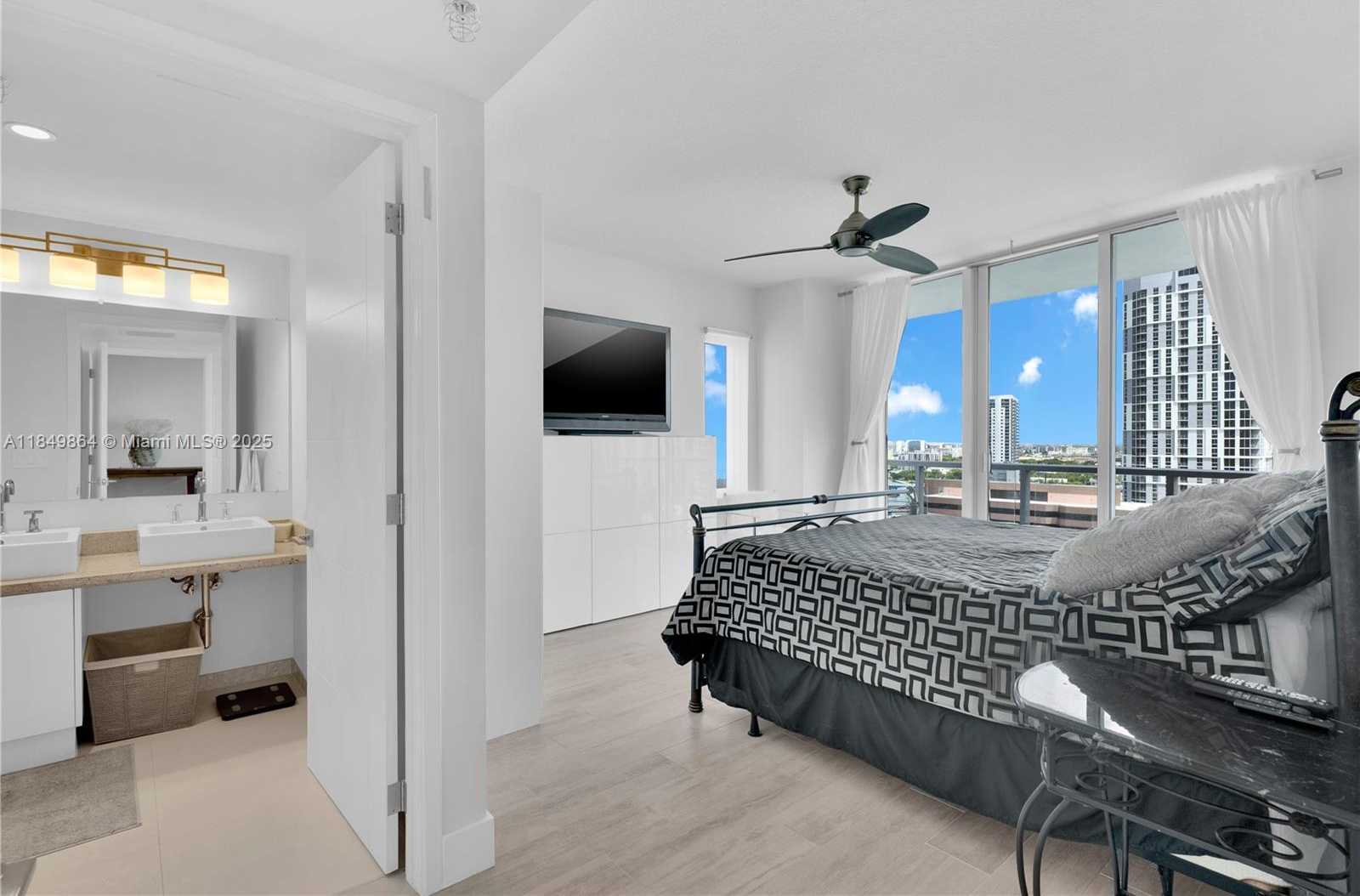 Small Image of 185 SOUTH WEST 7TH ST #1901, Miami Number 16