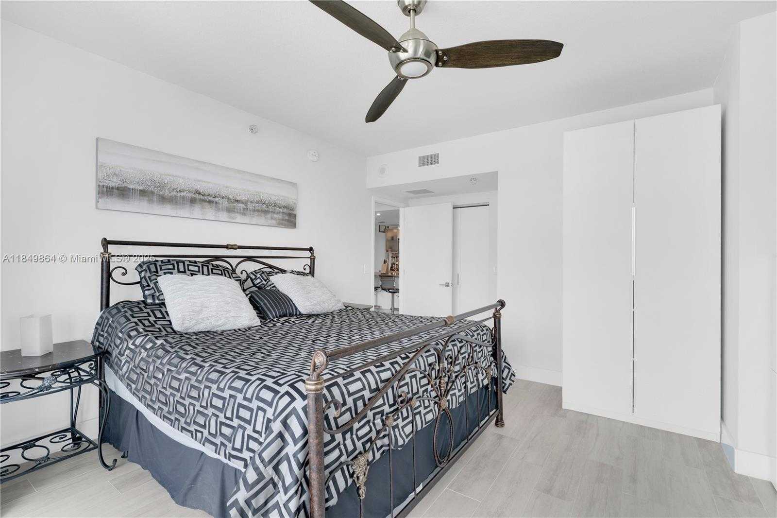 Small Image of 185 SOUTH WEST 7TH ST #1901, Miami Number 17