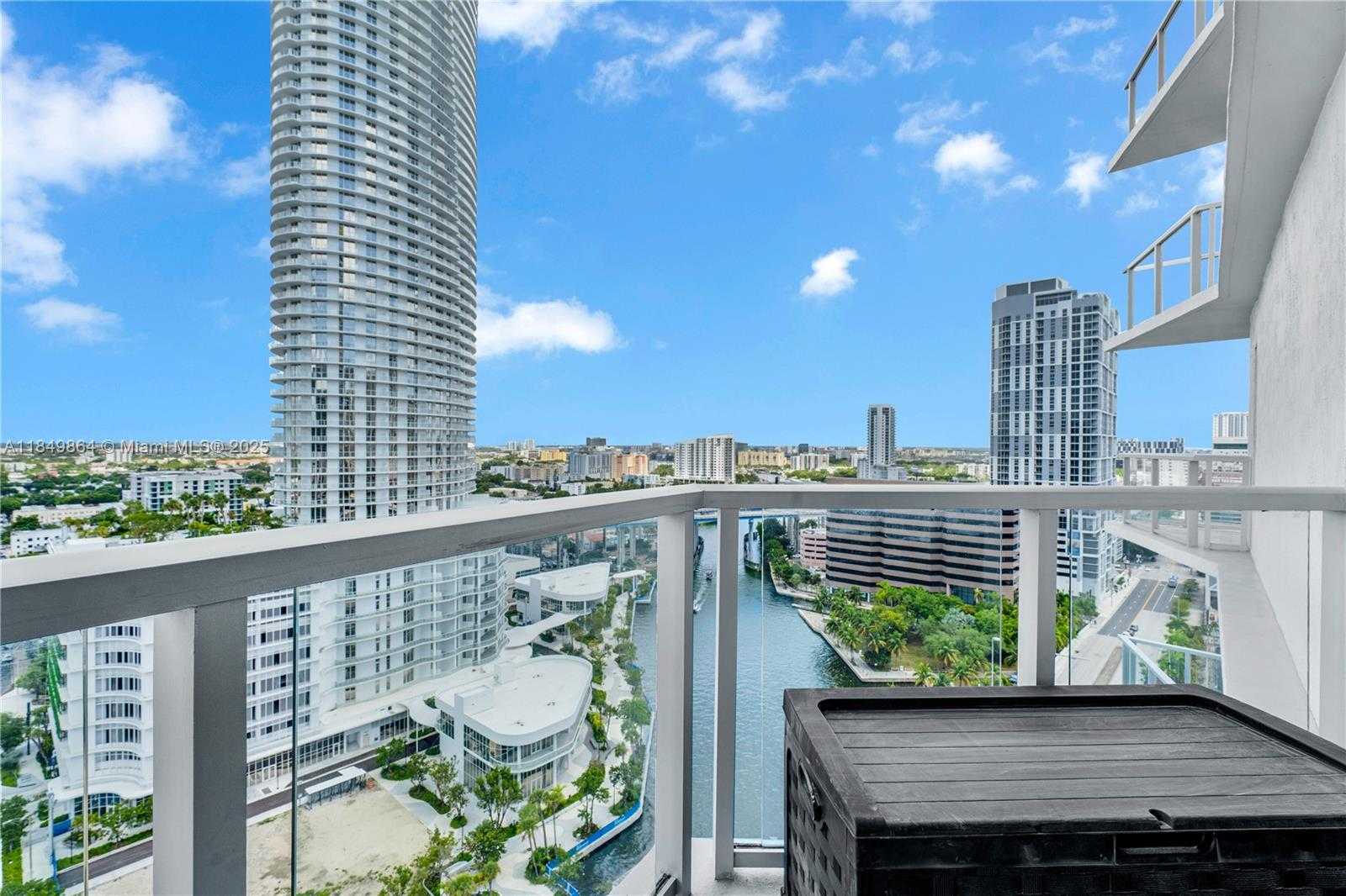Small Image of 185 SOUTH WEST 7TH ST #1901, Miami Number 31