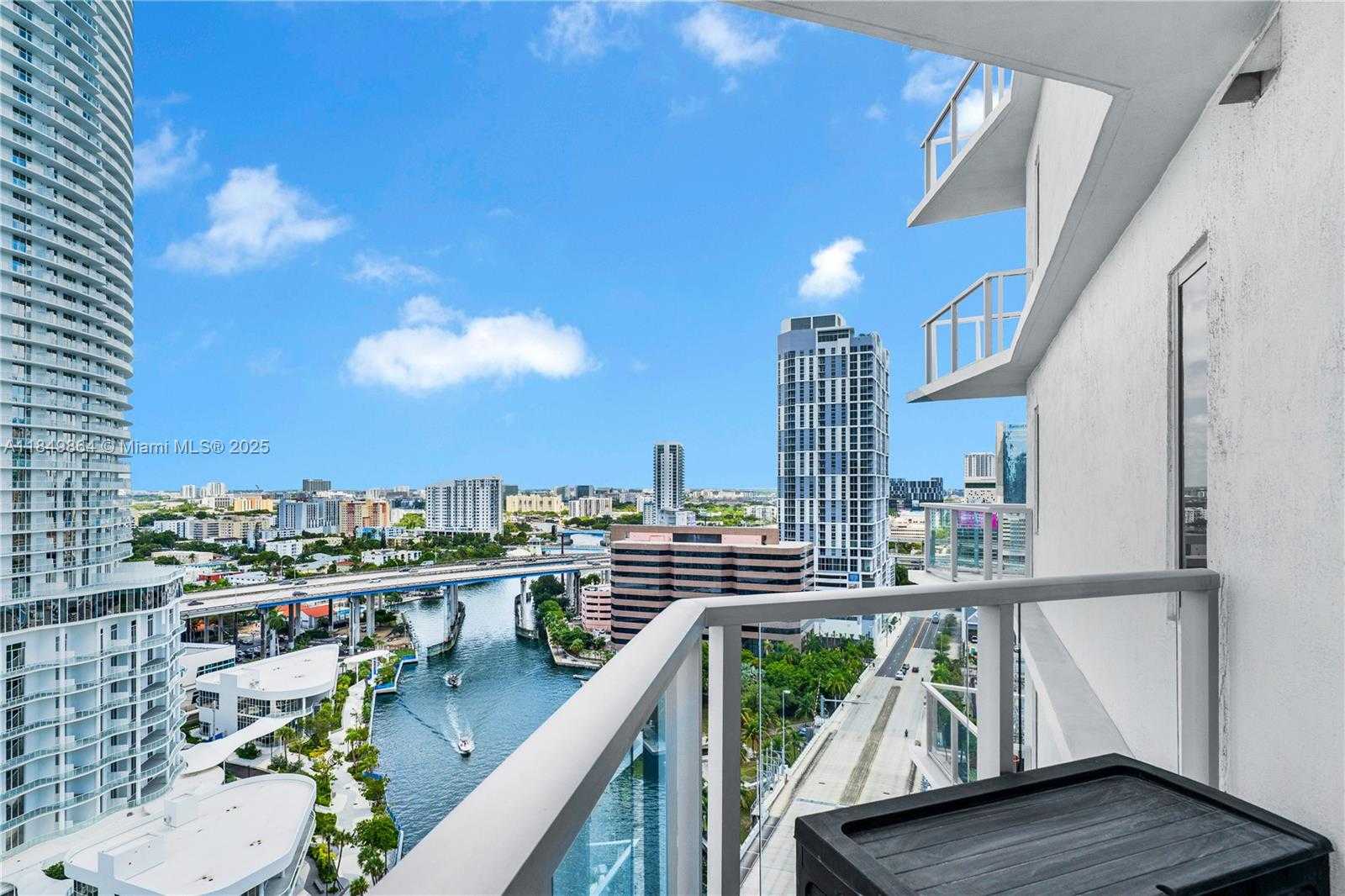 Small Image of 185 SOUTH WEST 7TH ST #1901, Miami Number 32