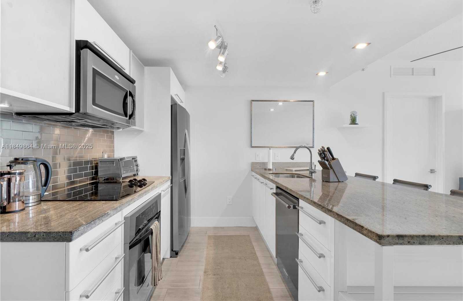Small Image of 185 SOUTH WEST 7TH ST #1901, Miami Number 8