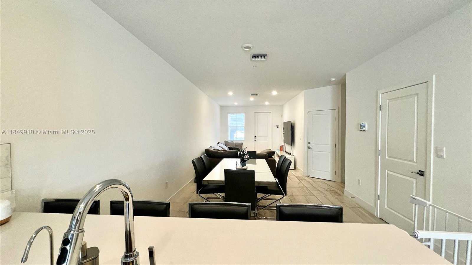 Small Image of 181 SOUTH WEST 170TH AVE, Pembroke Pines Number 13