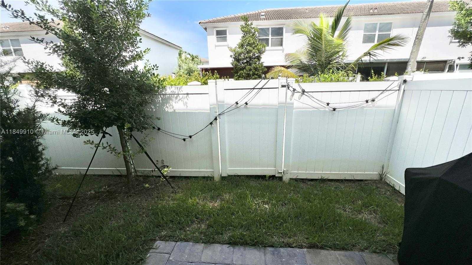 Small Image of 181 SOUTH WEST 170TH AVE, Pembroke Pines Number 22