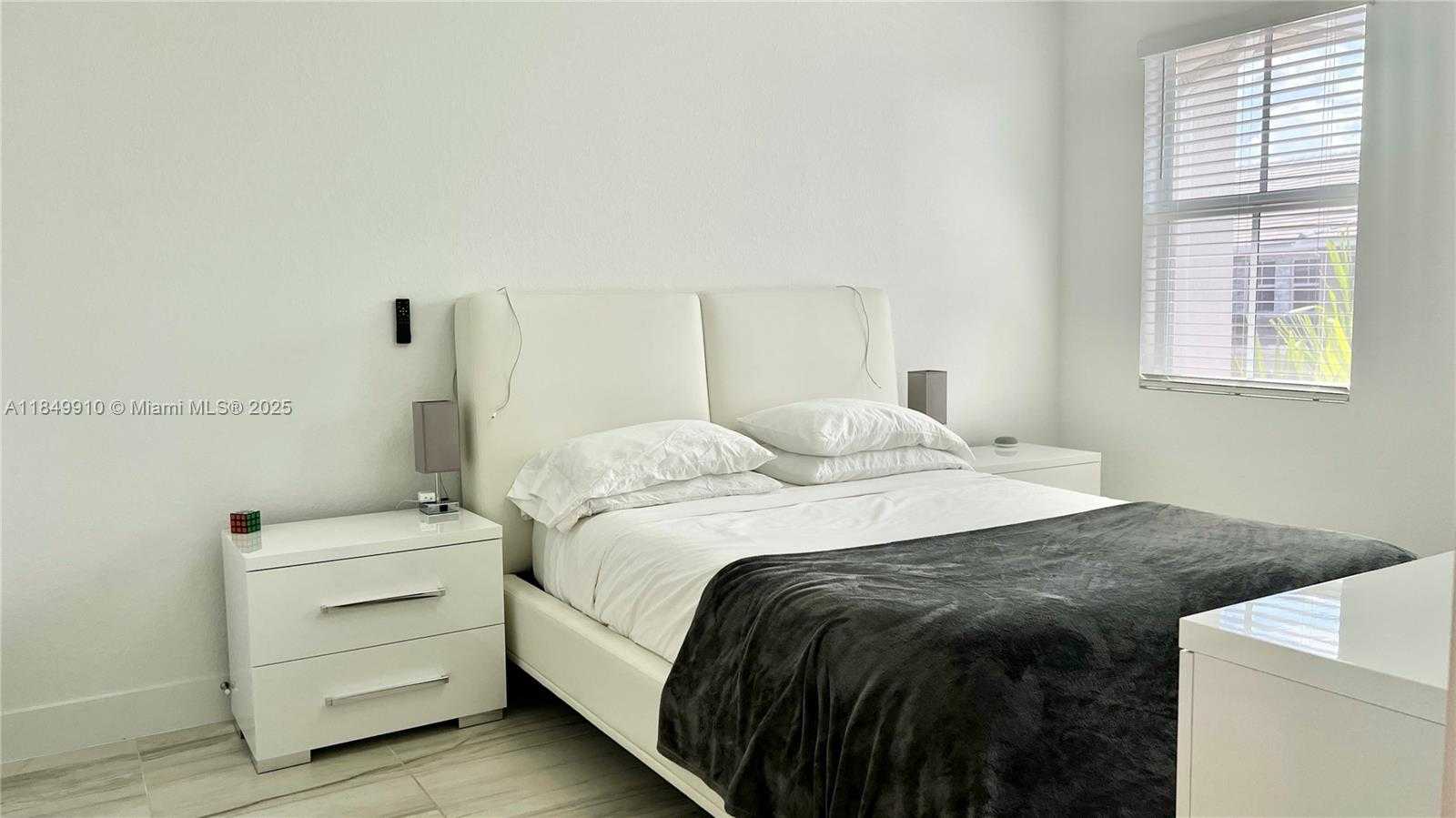 Small Image of 181 SOUTH WEST 170TH AVE, Pembroke Pines Number 24