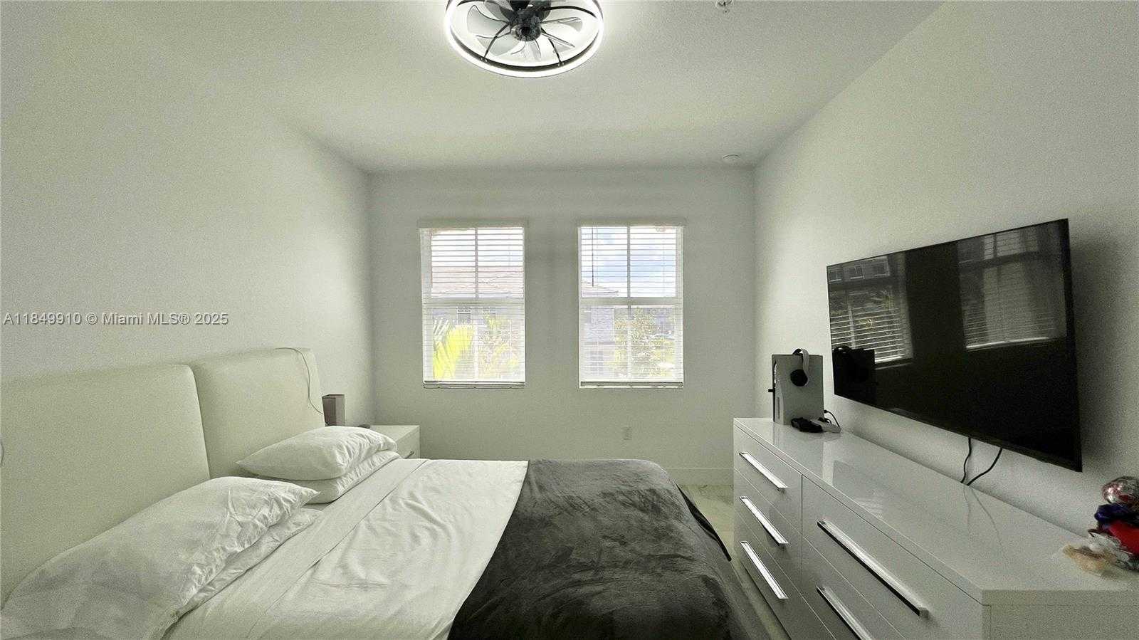 Small Image of 181 SOUTH WEST 170TH AVE, Pembroke Pines Number 27