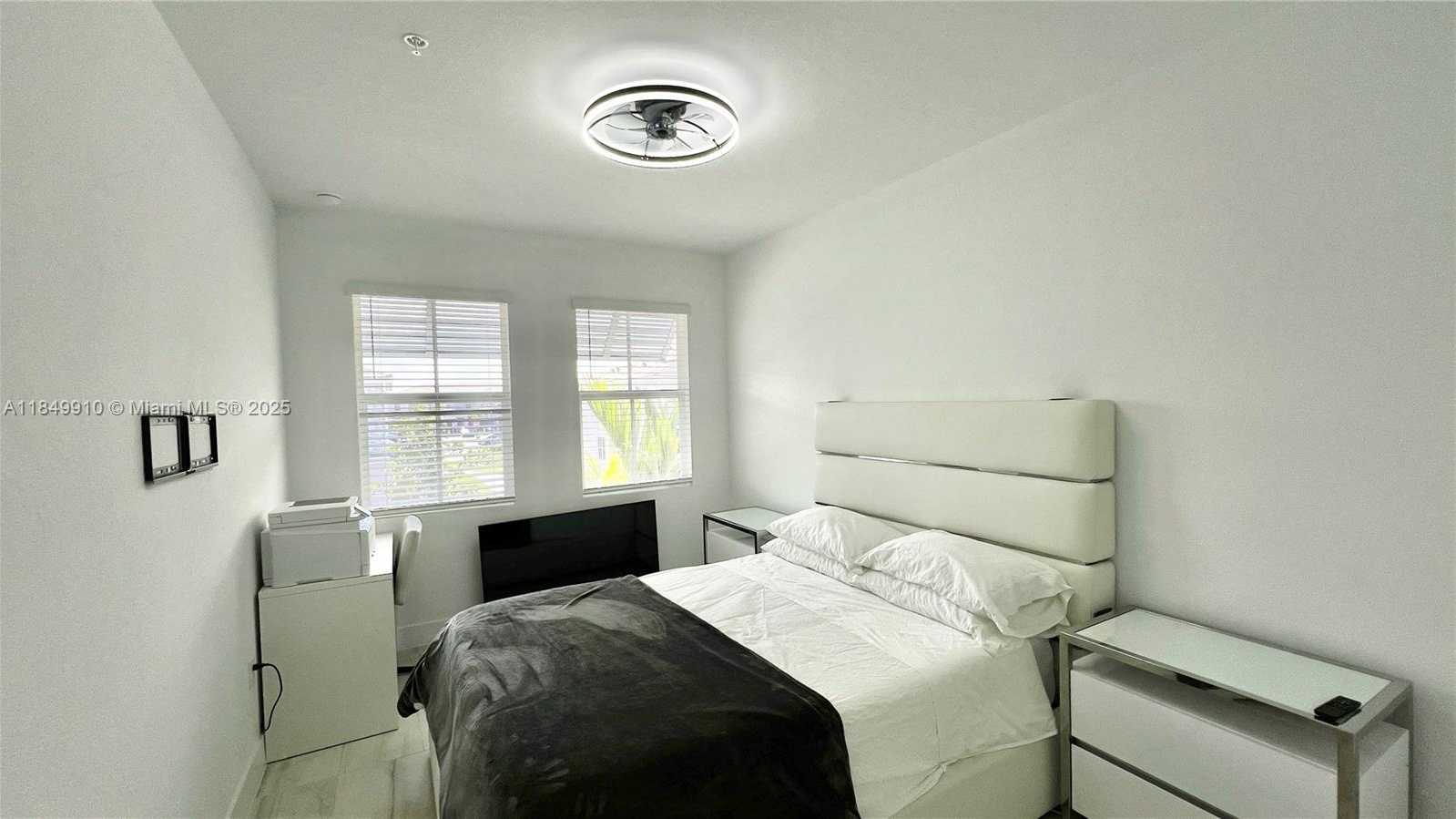 Small Image of 181 SOUTH WEST 170TH AVE, Pembroke Pines Number 35