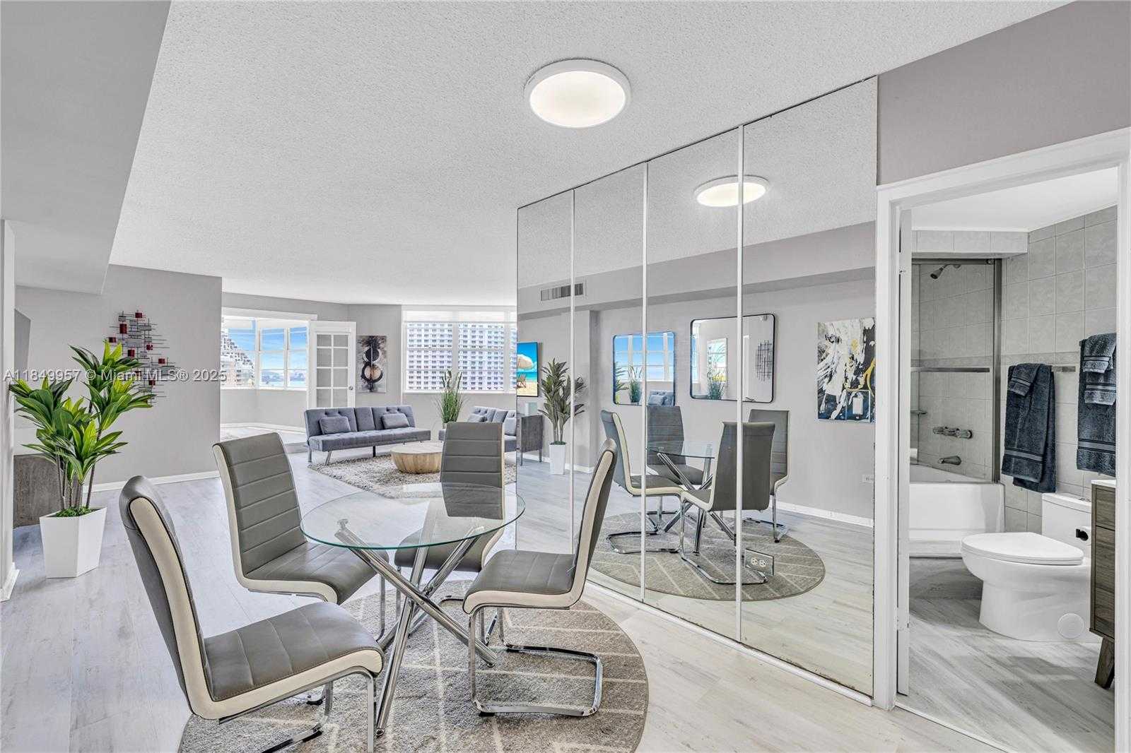Small Image of 801 BRICKELL BAY DR #970, Miami Number 10
