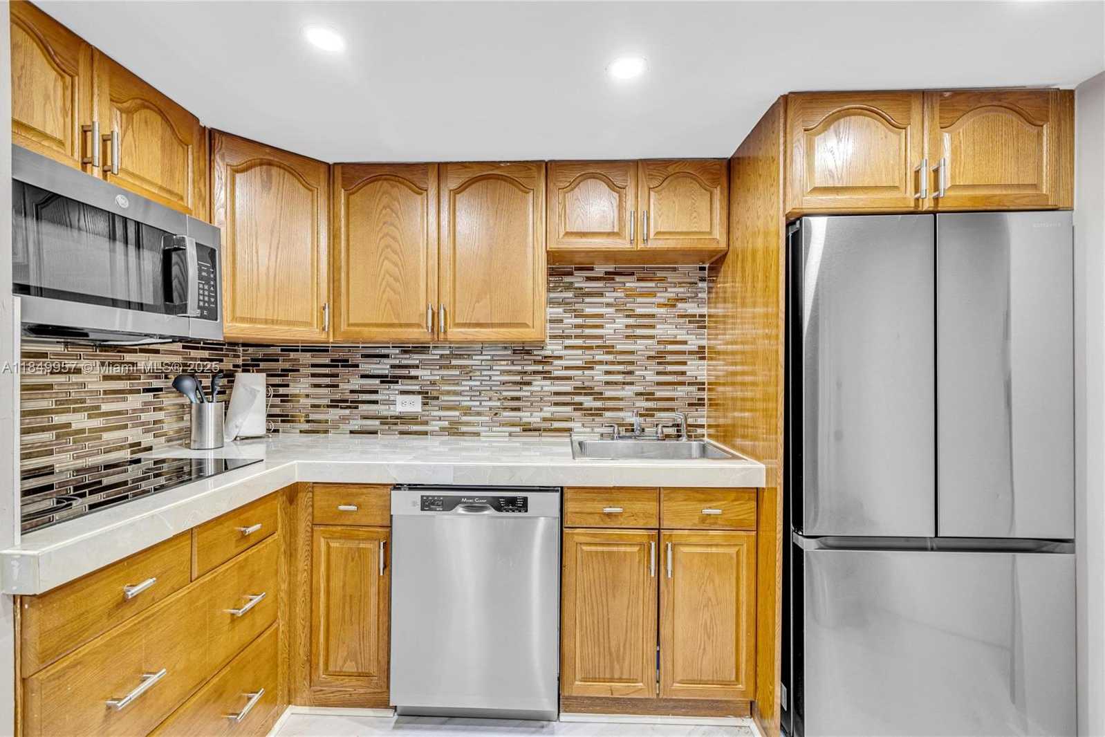 Small Image of 801 BRICKELL BAY DR #970, Miami Number 12