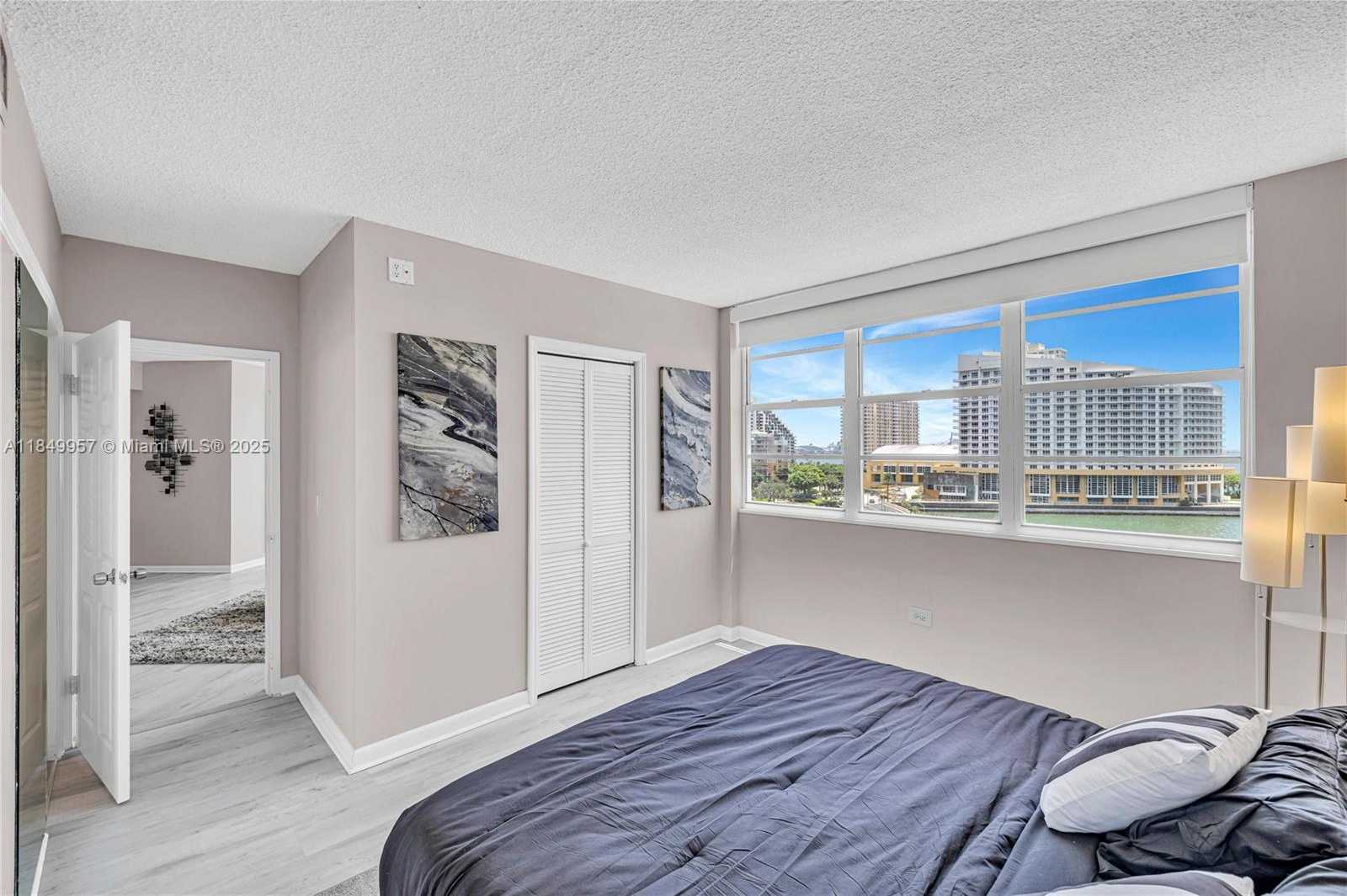 Small Image of 801 BRICKELL BAY DR #970, Miami Number 17