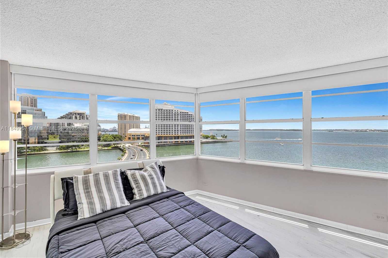 Small Image of 801 BRICKELL BAY DR #970, Miami Number 7
