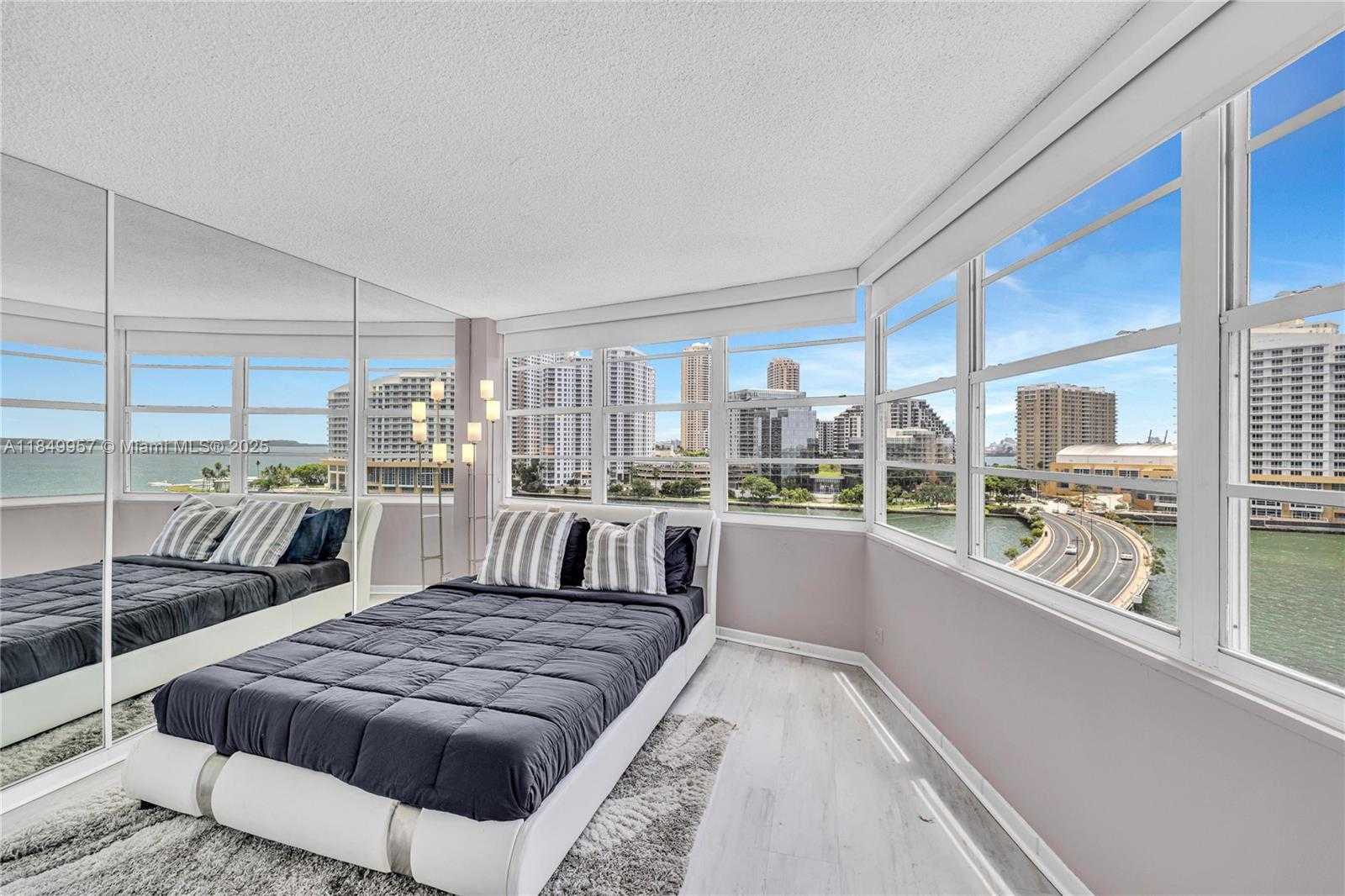 Small Image of 801 BRICKELL BAY DR #970, Miami Number 8