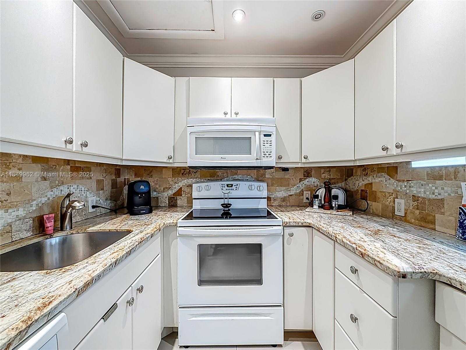 Small Image of 618 FANSHAW O #618, Boca Raton Number 17