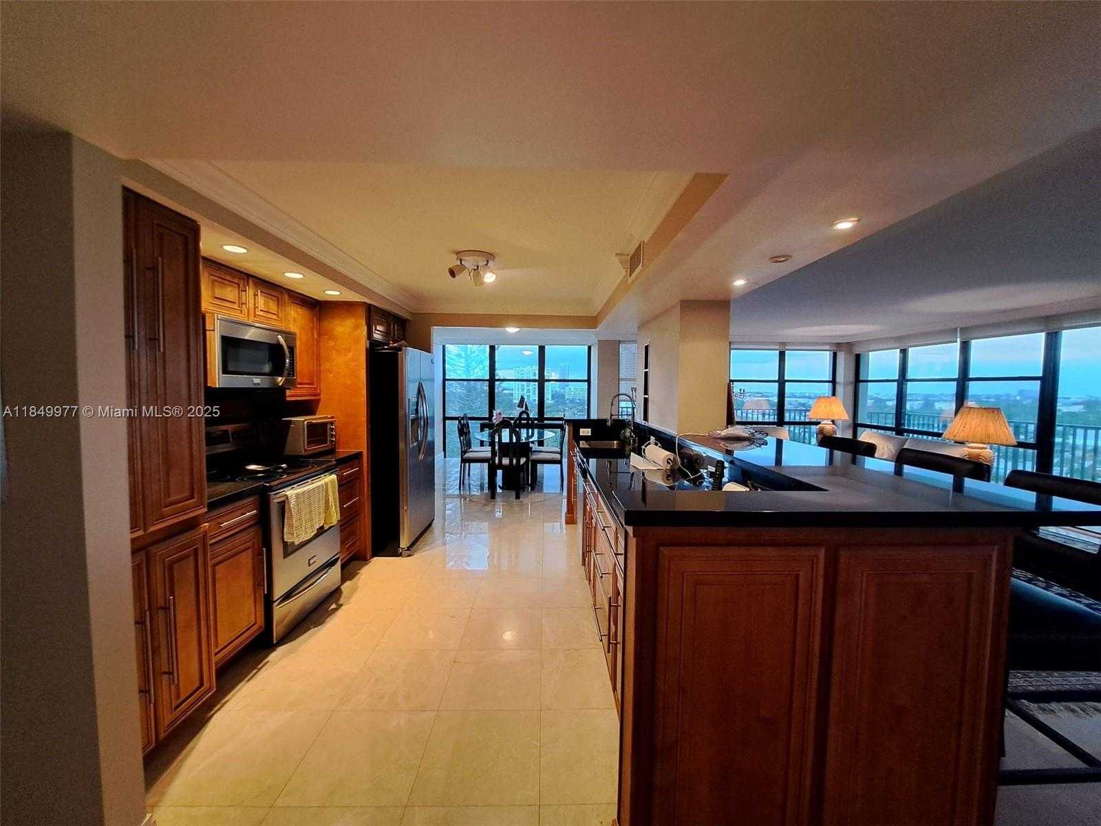 Small Image of 1000 PARKVIEW DR #1031, Hallandale Beach Number 2