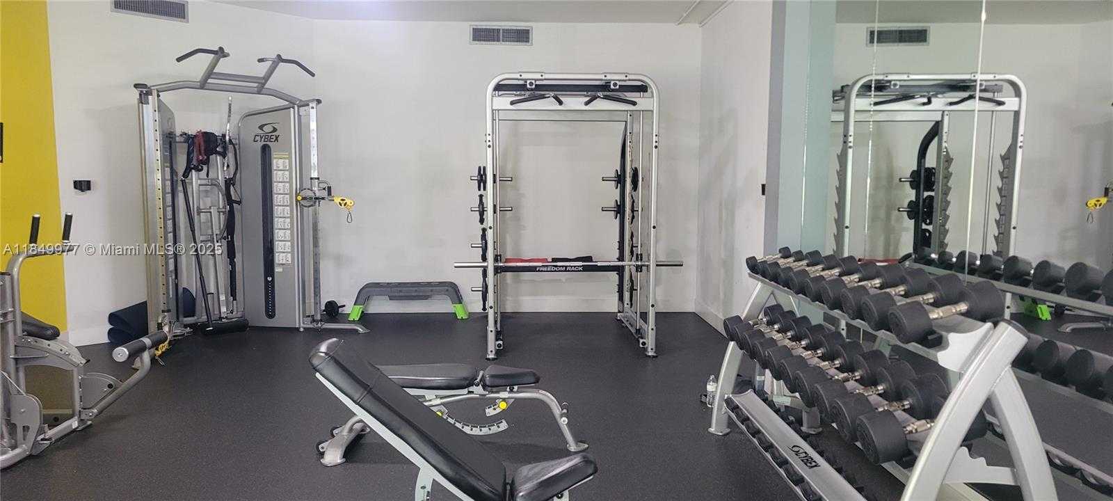 Small Image of 1000 PARKVIEW DR #1031, Hallandale Beach Number 20