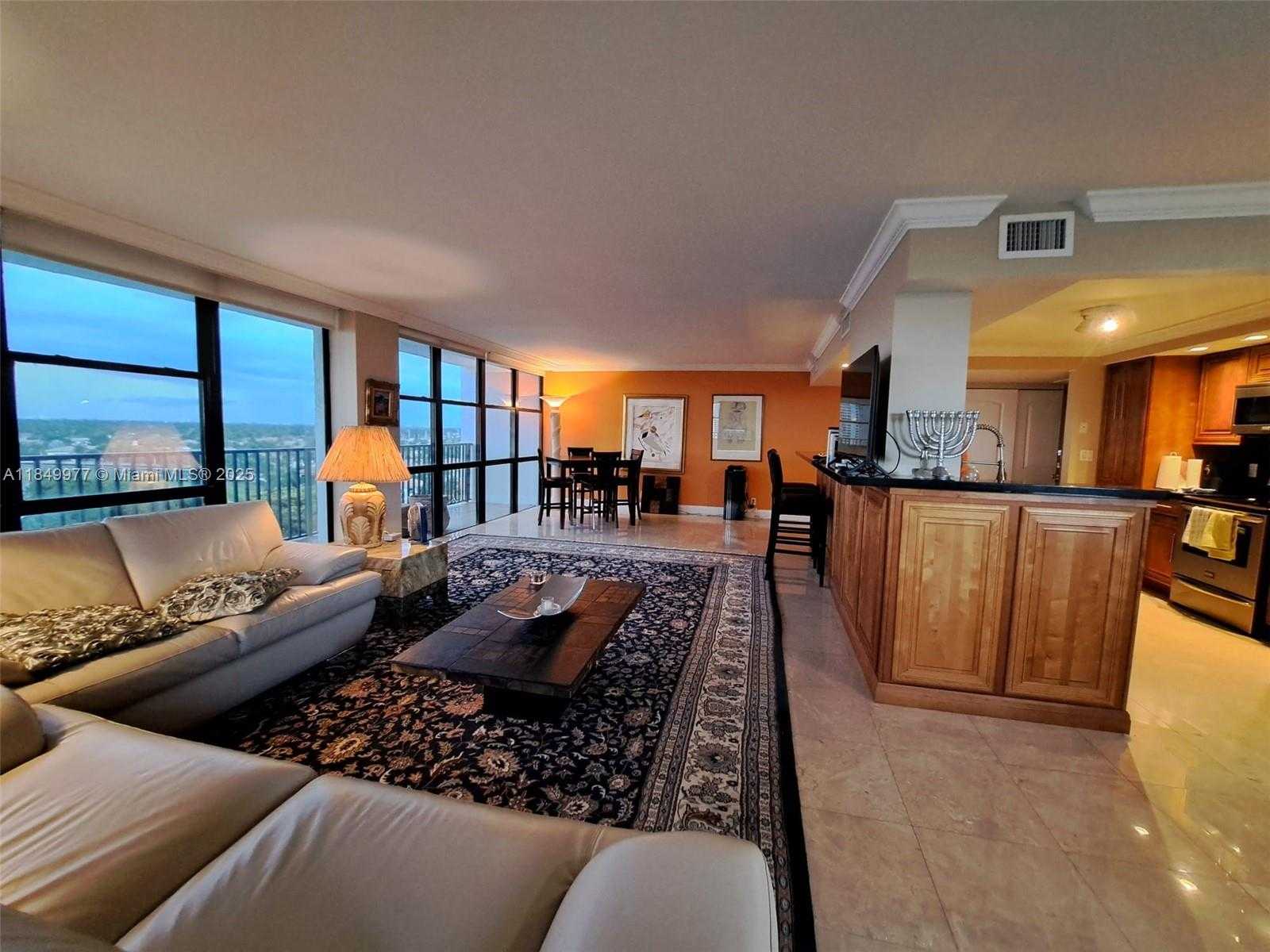 Small Image of 1000 PARKVIEW DR #1031, Hallandale Beach Number 4