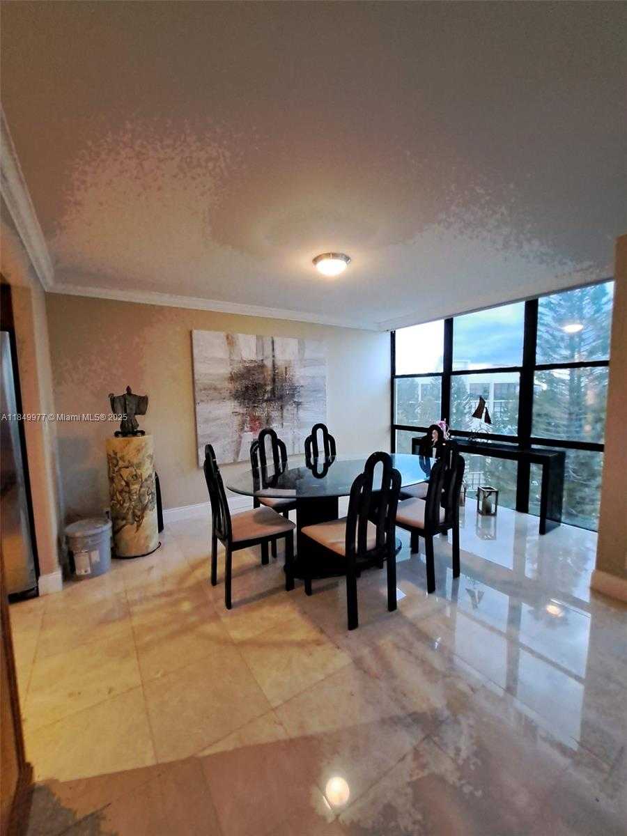 Small Image of 1000 PARKVIEW DR #1031, Hallandale Beach Number 6