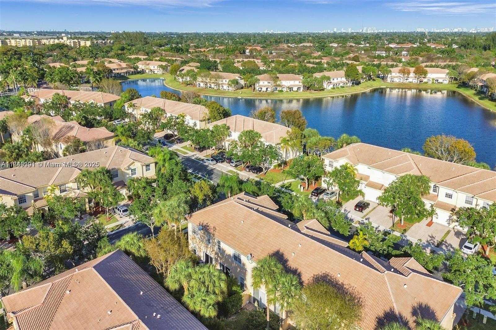 Small Image of 2674 SOUTH WEST 84TH TER #102, Miramar Number 4