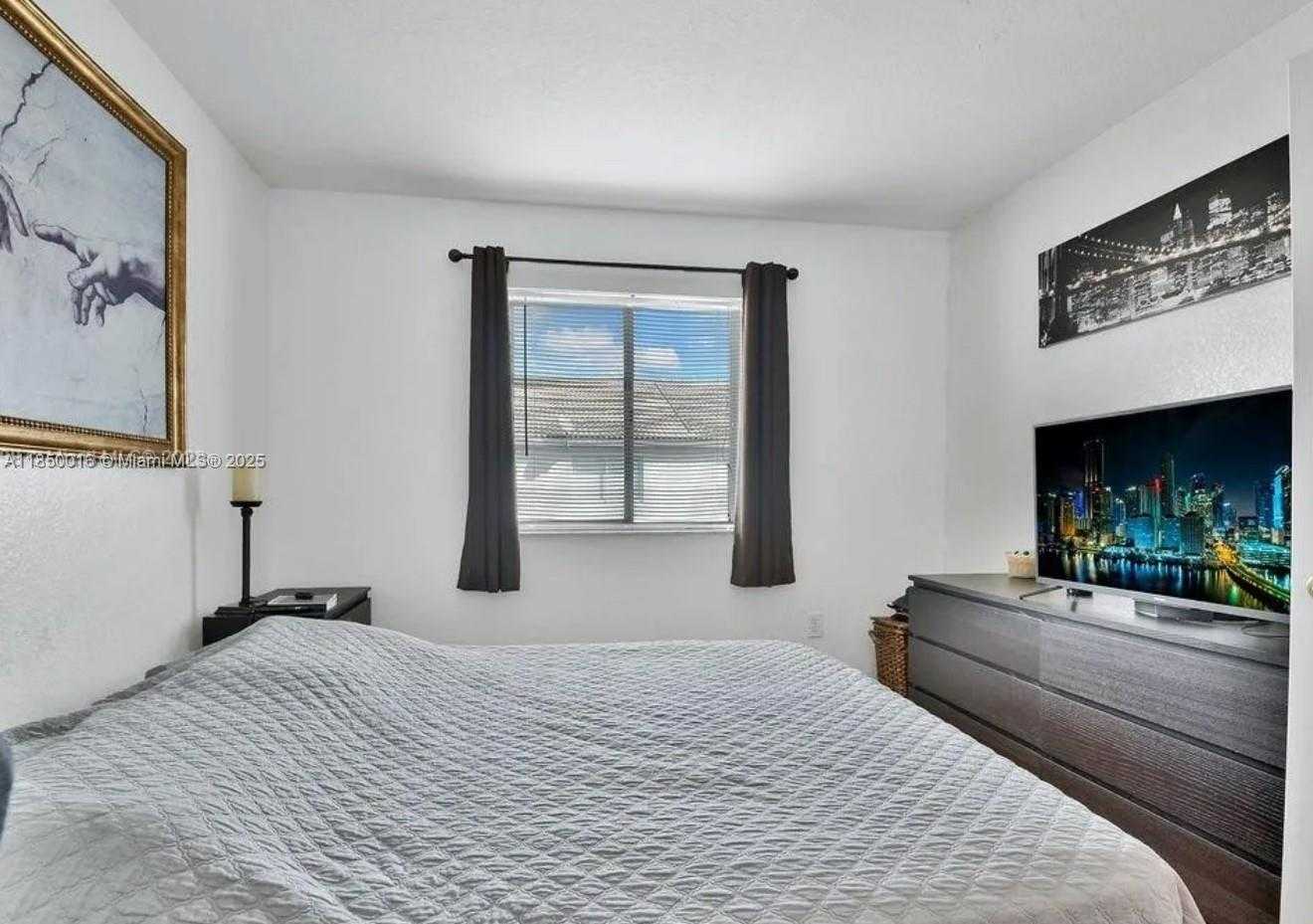 Small Image of 5733 NORTH WEST 112TH PL, Doral Number 16