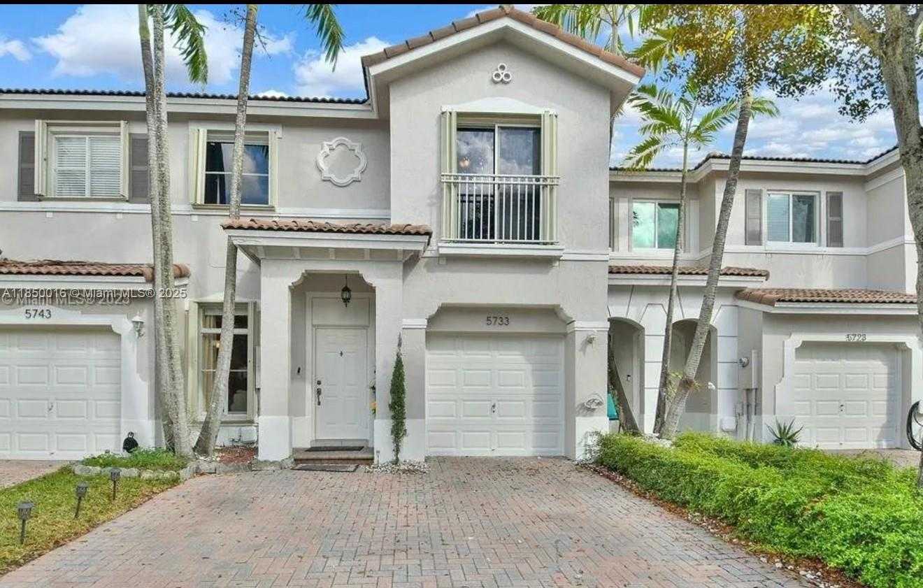 Small Image of 5733 NORTH WEST 112TH PL, Doral Number 2