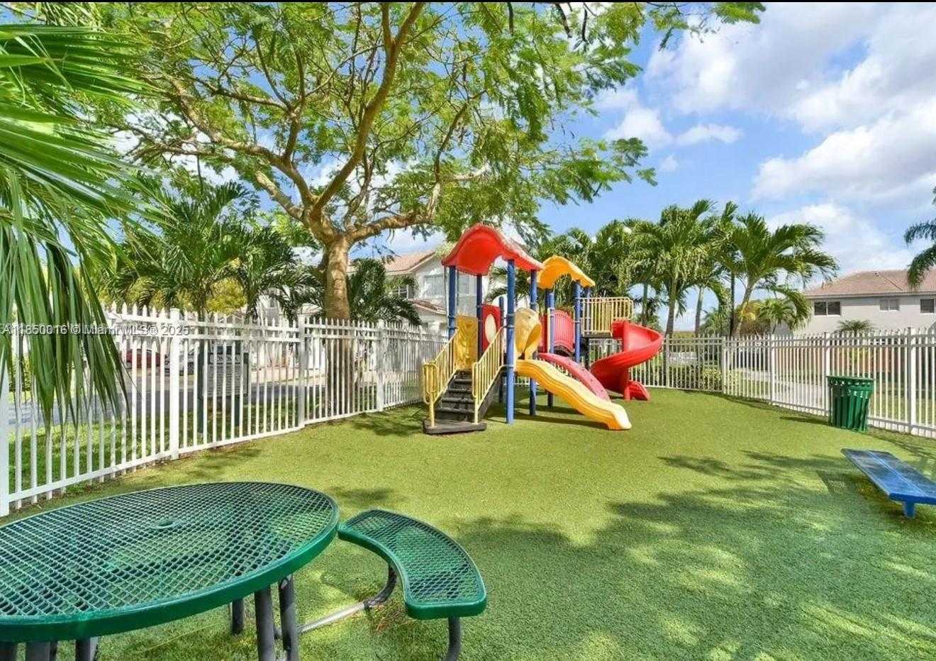 Small Image of 5733 NORTH WEST 112TH PL, Doral Number 20