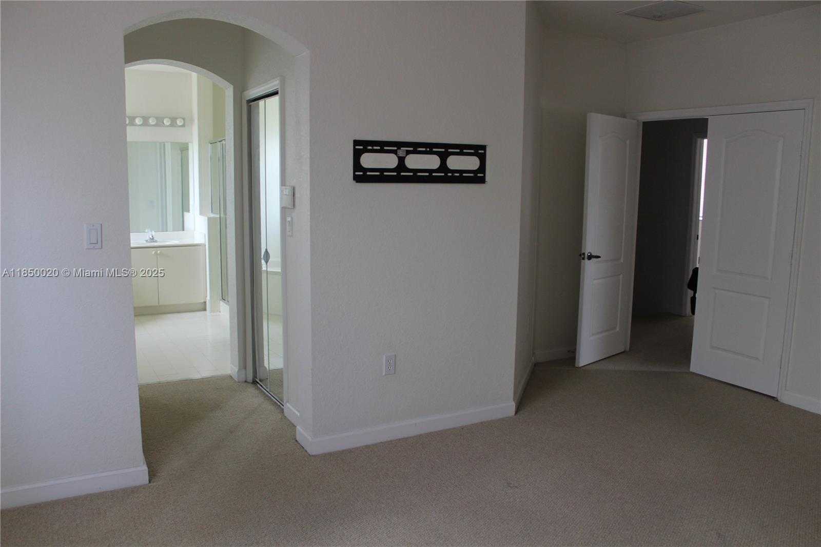 Small Image of 11375 NORTH WEST 77TH LN, Doral Number 14