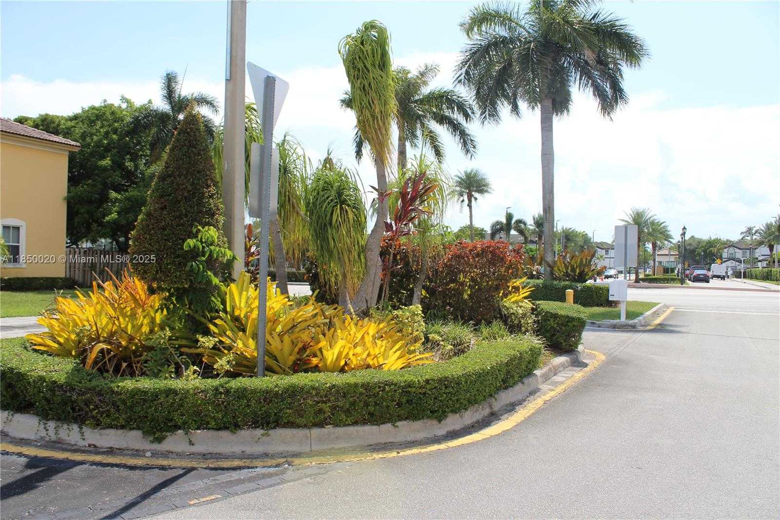 Small Image of 11375 NORTH WEST 77TH LN, Doral Number 21