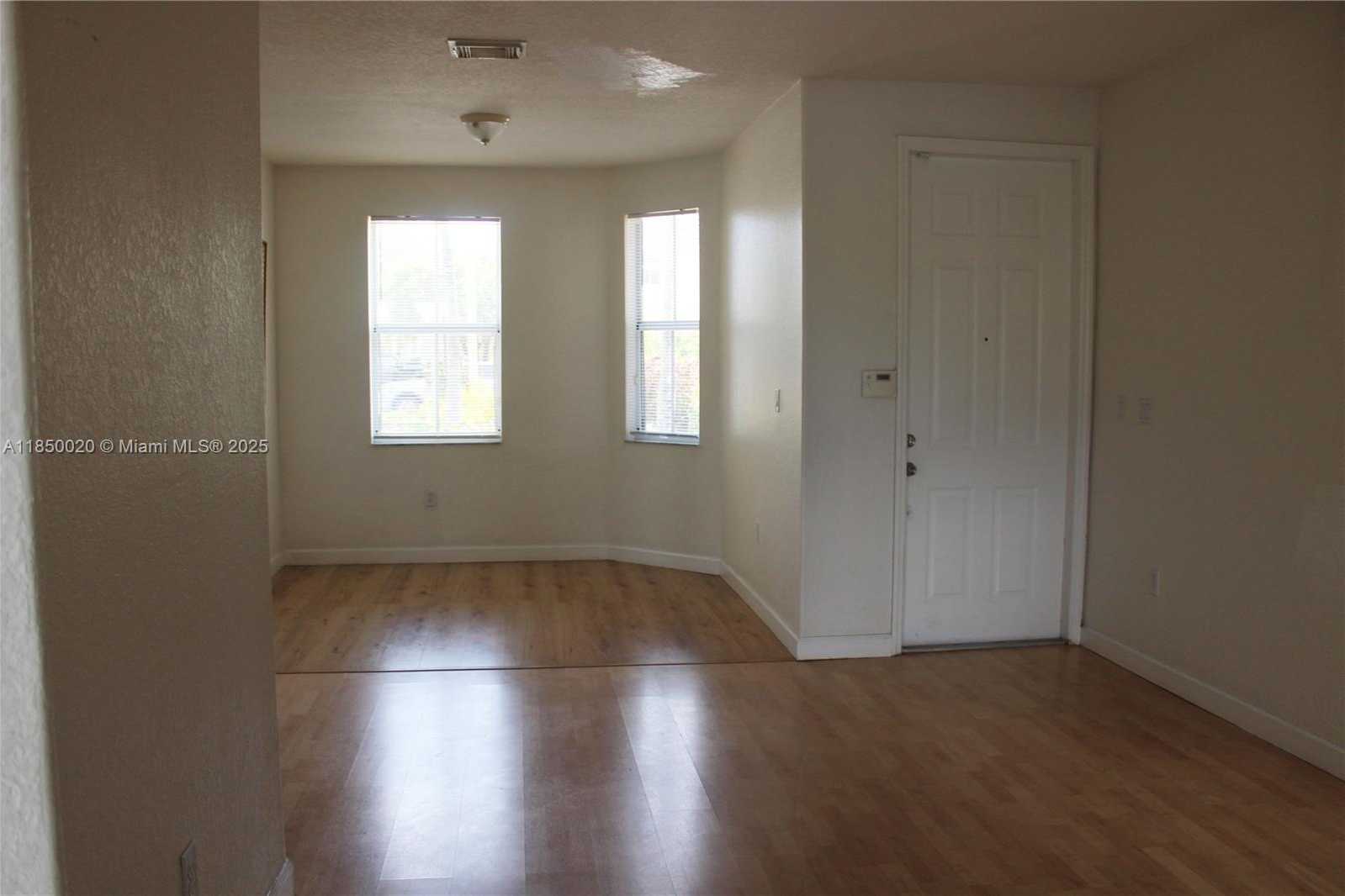 Small Image of 11375 NORTH WEST 77TH LN, Doral Number 4