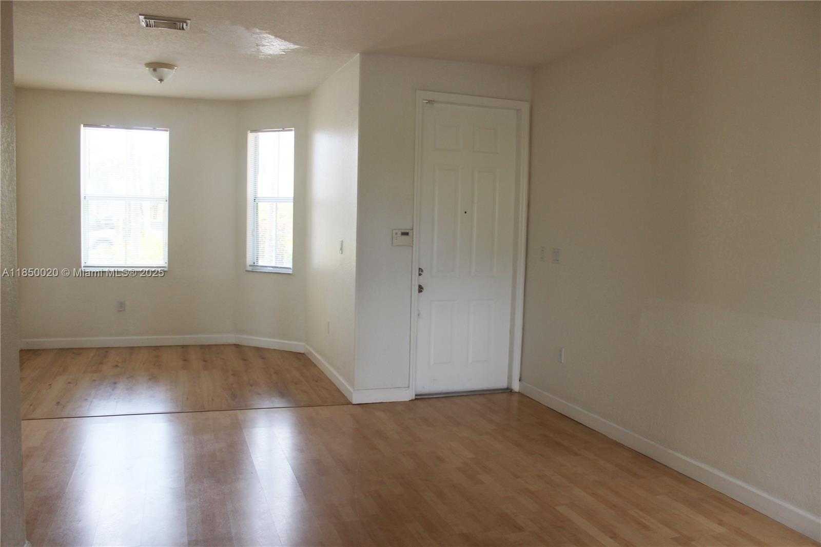 Small Image of 11375 NORTH WEST 77TH LN, Doral Number 7