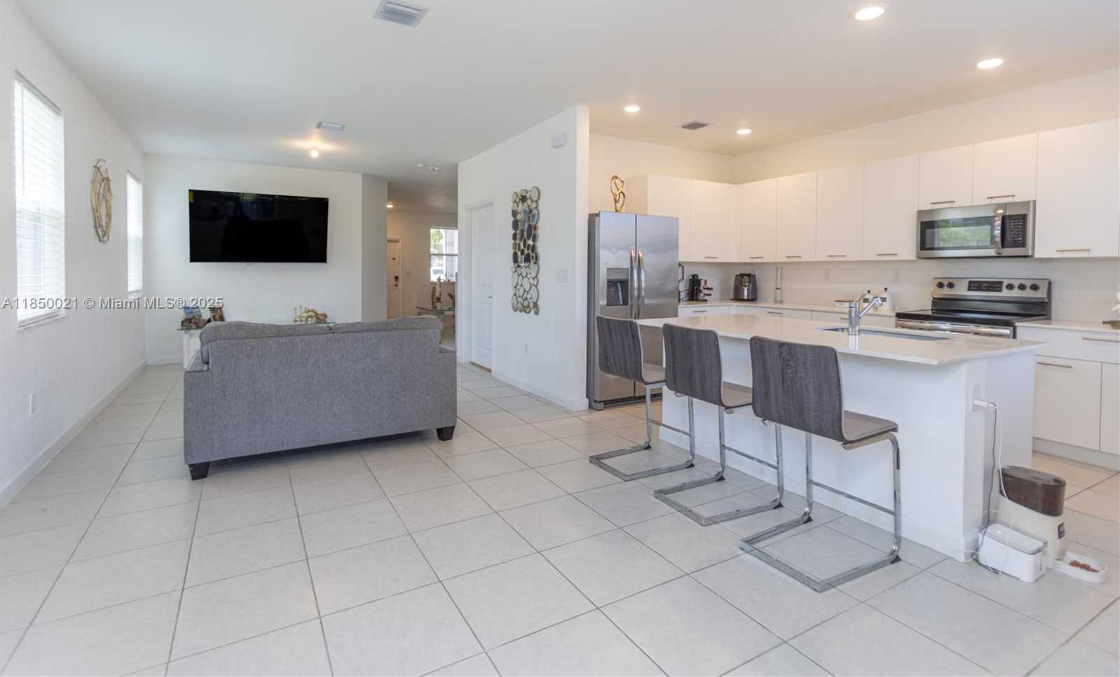 Small Image of 12561 NORTH WEST 23RD PL, Miami Number 10