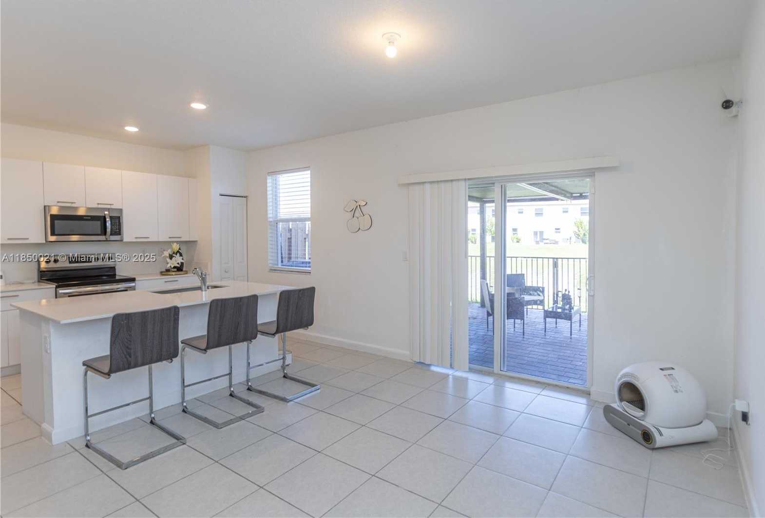 Small Image of 12561 NORTH WEST 23RD PL, Miami Number 11