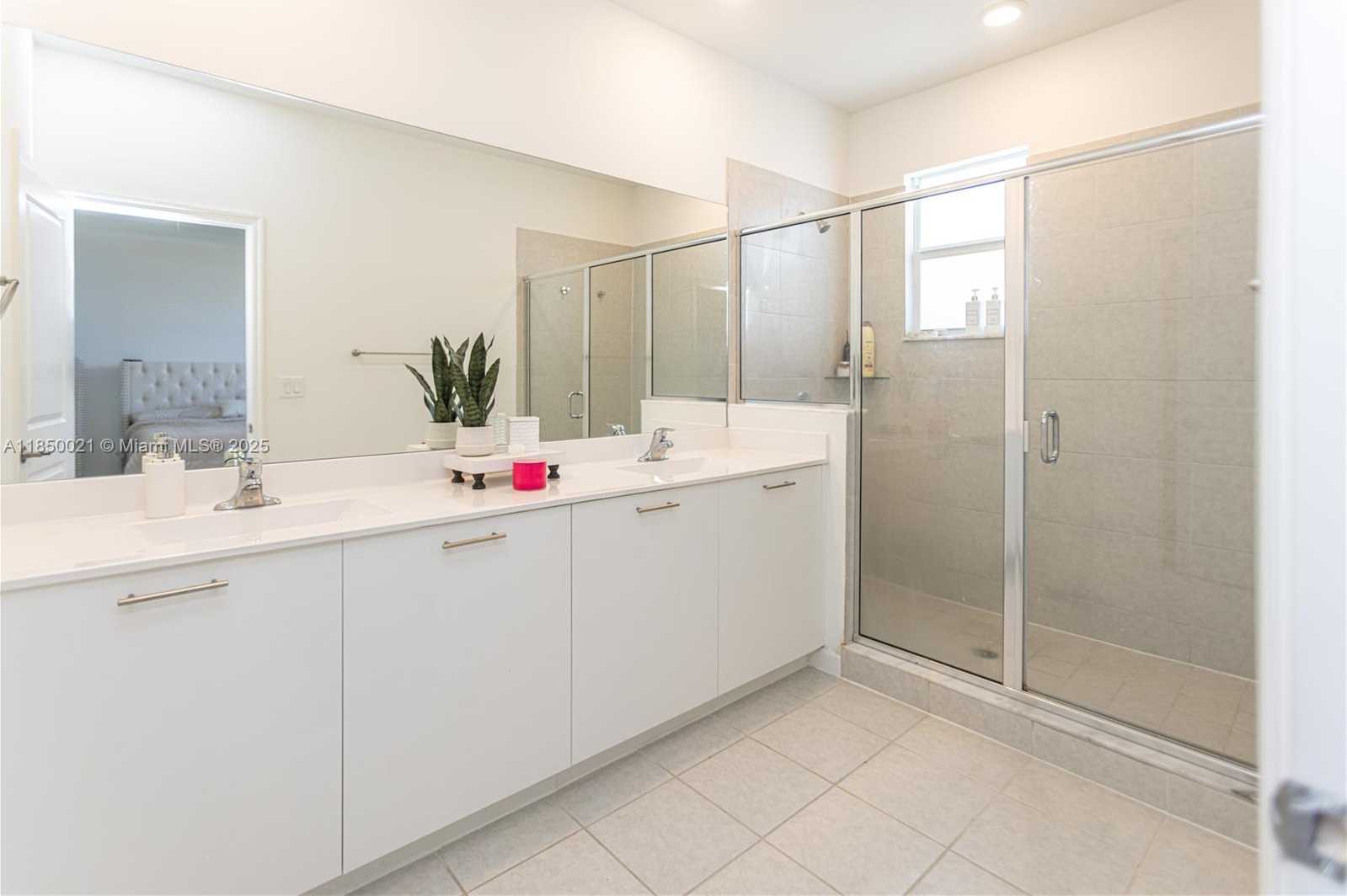 Small Image of 12561 NORTH WEST 23RD PL, Miami Number 22