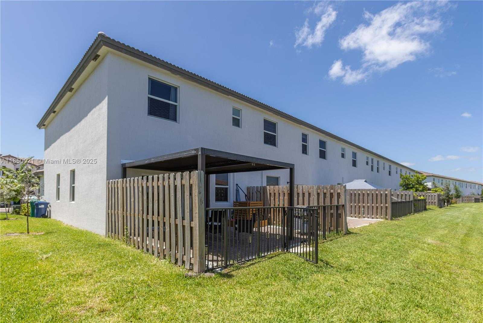 Small Image of 12561 NORTH WEST 23RD PL, Miami Number 30