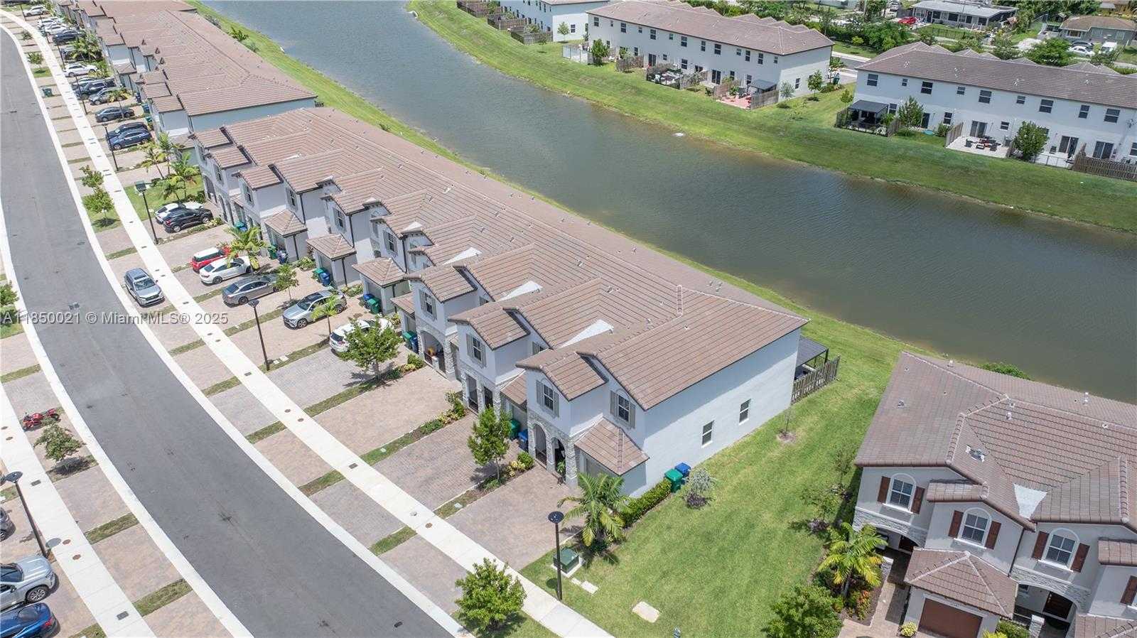 Small Image of 12561 NORTH WEST 23RD PL, Miami Number 4