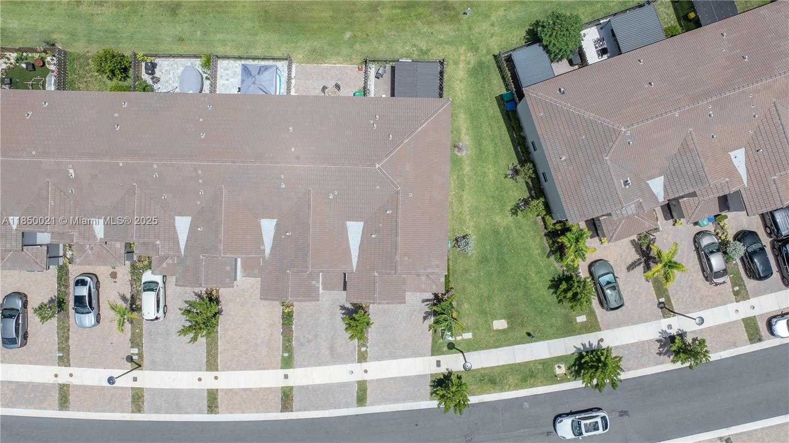 Small Image of 12561 NORTH WEST 23RD PL, Miami Number 5