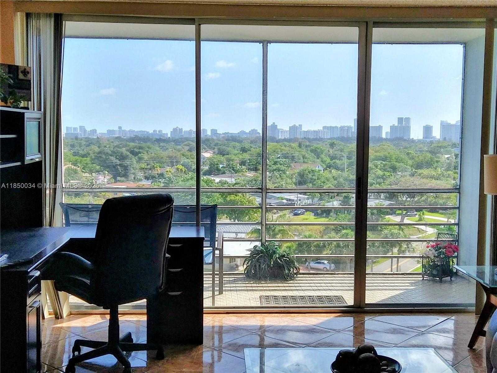 Small Image of 16850 SOUTH GLADES DR #6D, North Miami Beach Number 5