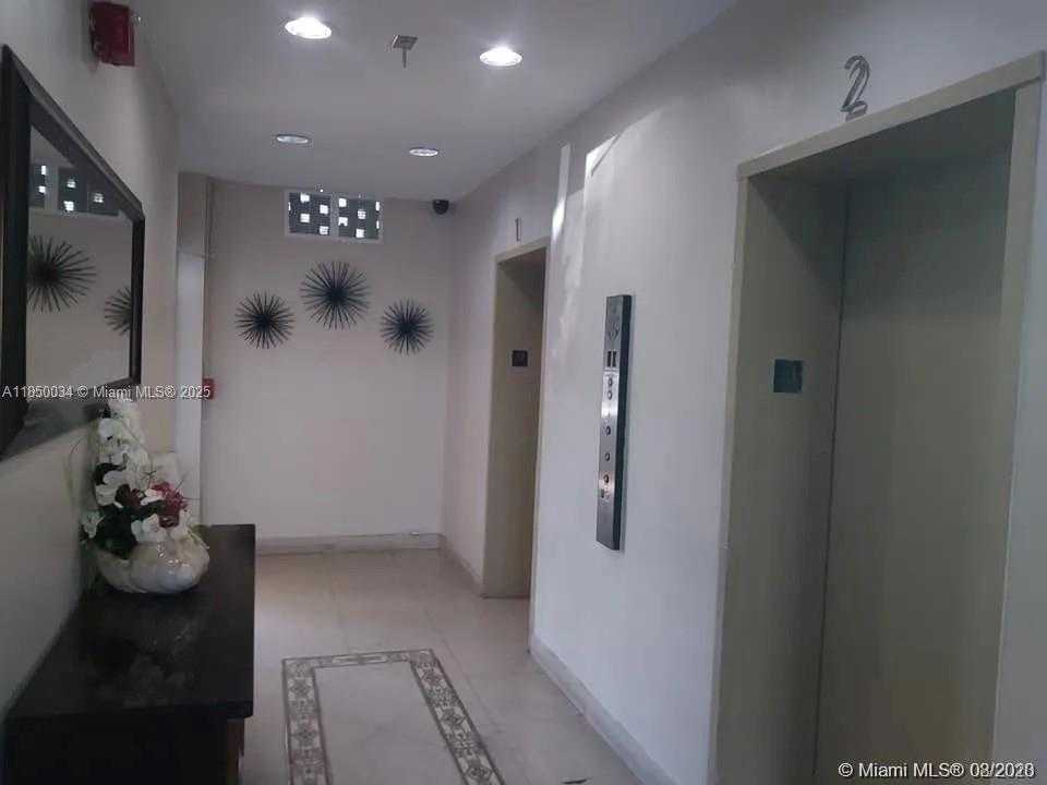 Small Image of 16850 SOUTH GLADES DR #6D, North Miami Beach Number 9