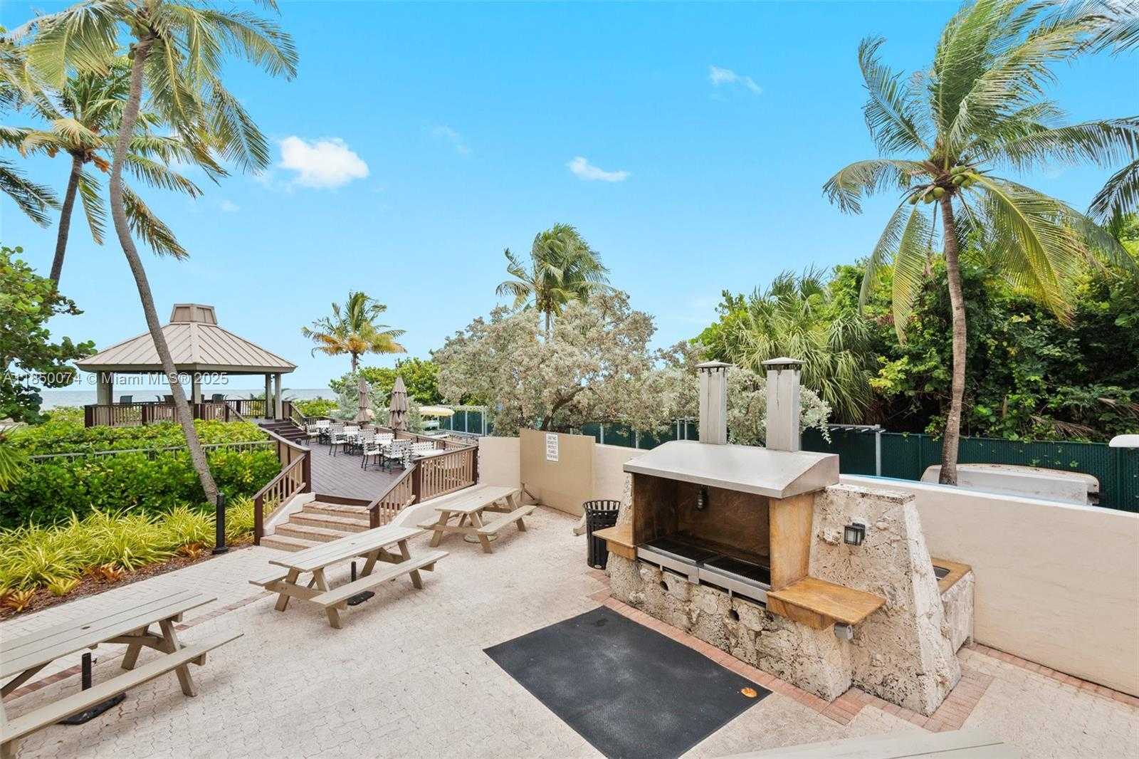Small Image of 1121 CRANDON BLVD #D304, Key Biscayne Number 16