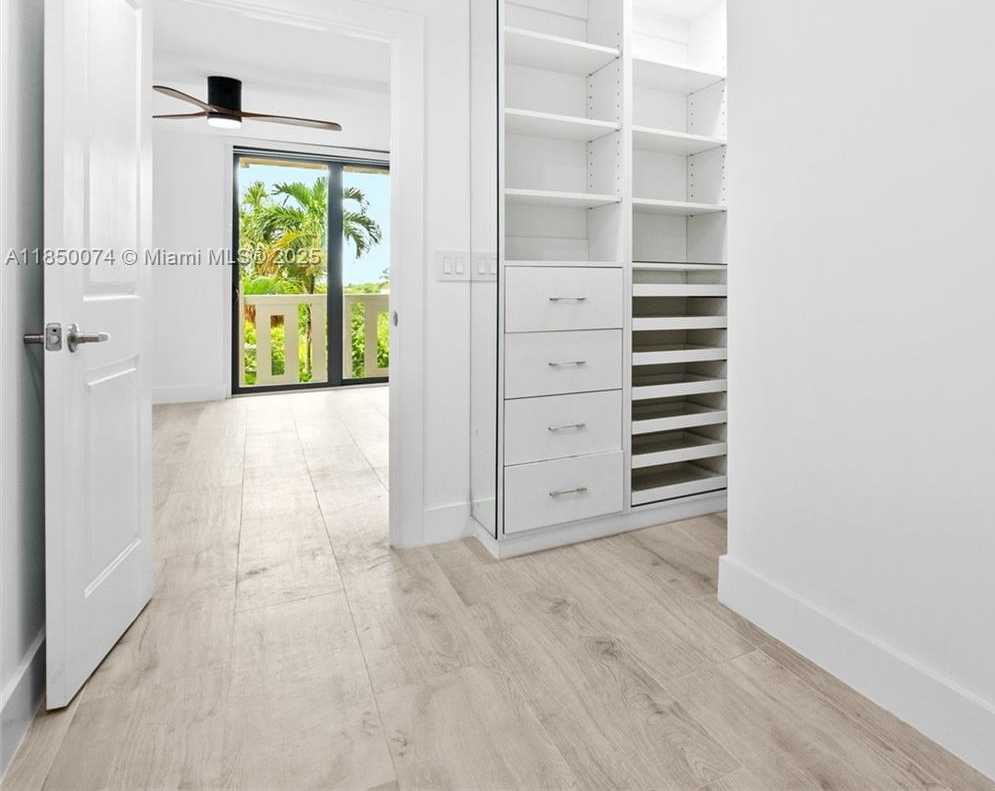 Small Image of 1121 CRANDON BLVD #D304, Key Biscayne Number 30