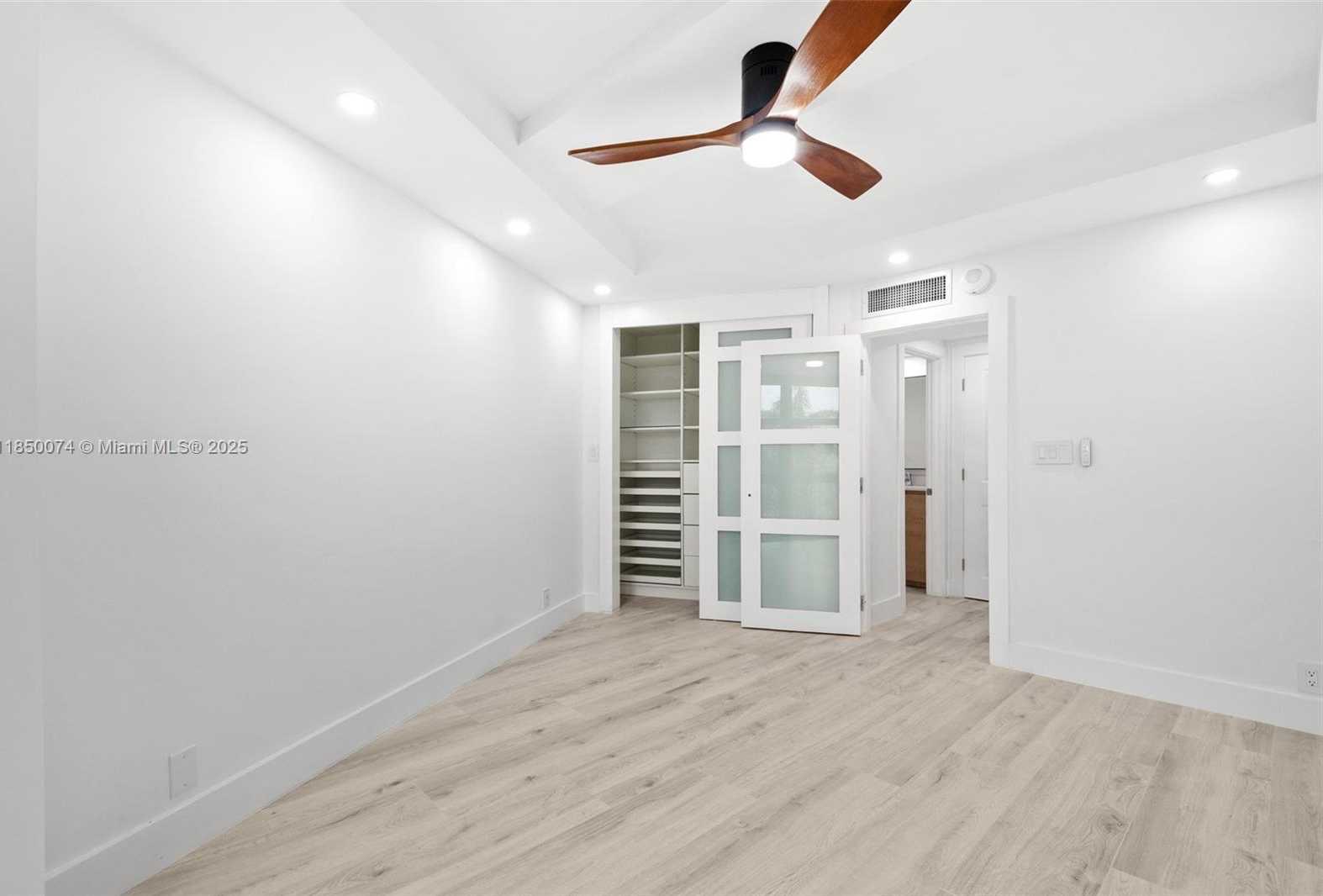 Small Image of 1121 CRANDON BLVD #D304, Key Biscayne Number 39
