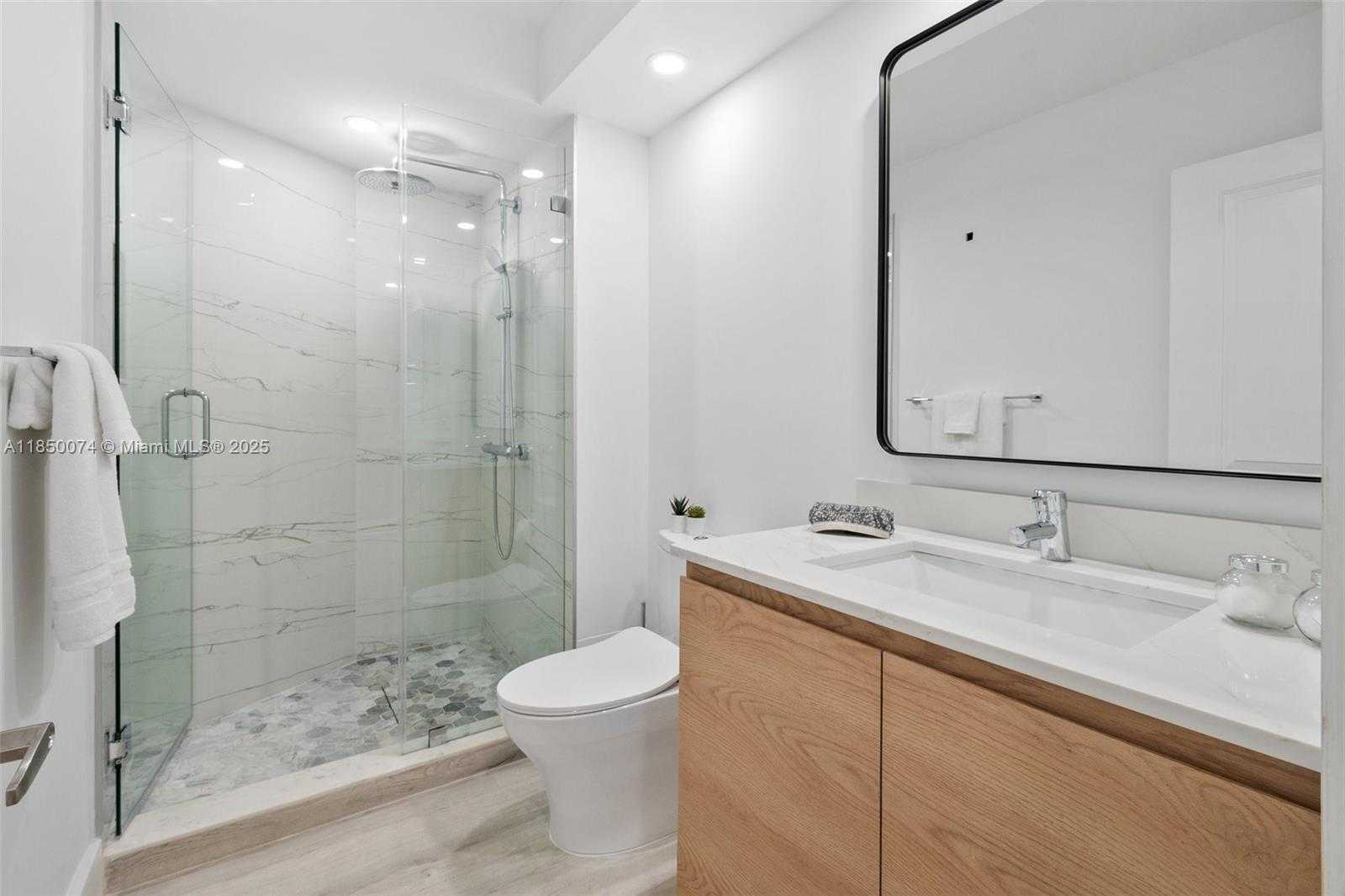 Small Image of 1121 CRANDON BLVD #D304, Key Biscayne Number 8